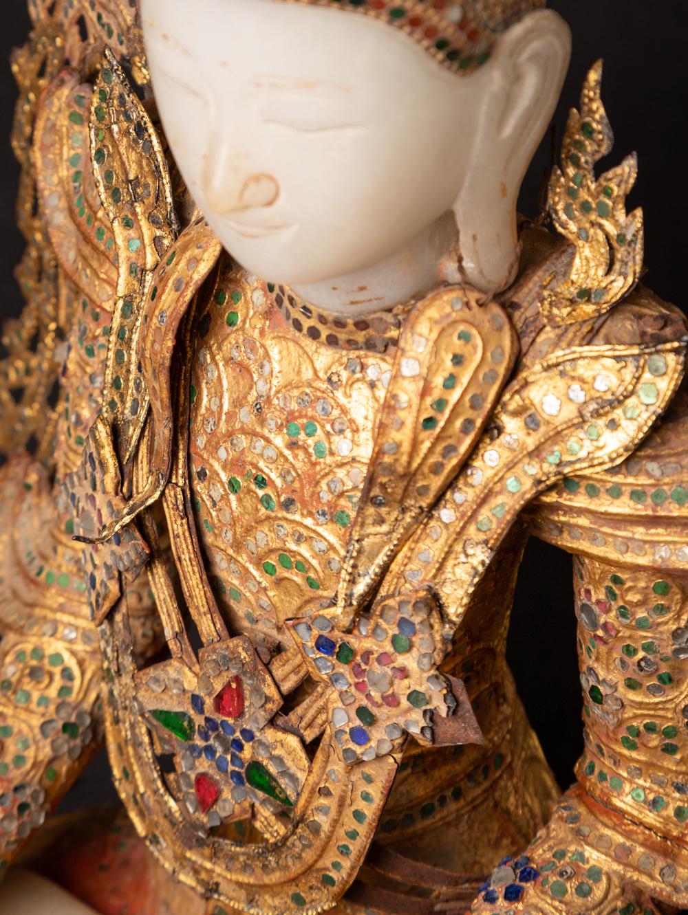 19th century Antique Burmese Crowned Buddha Statue in Bhumisparsha Mudra For Sale 5
