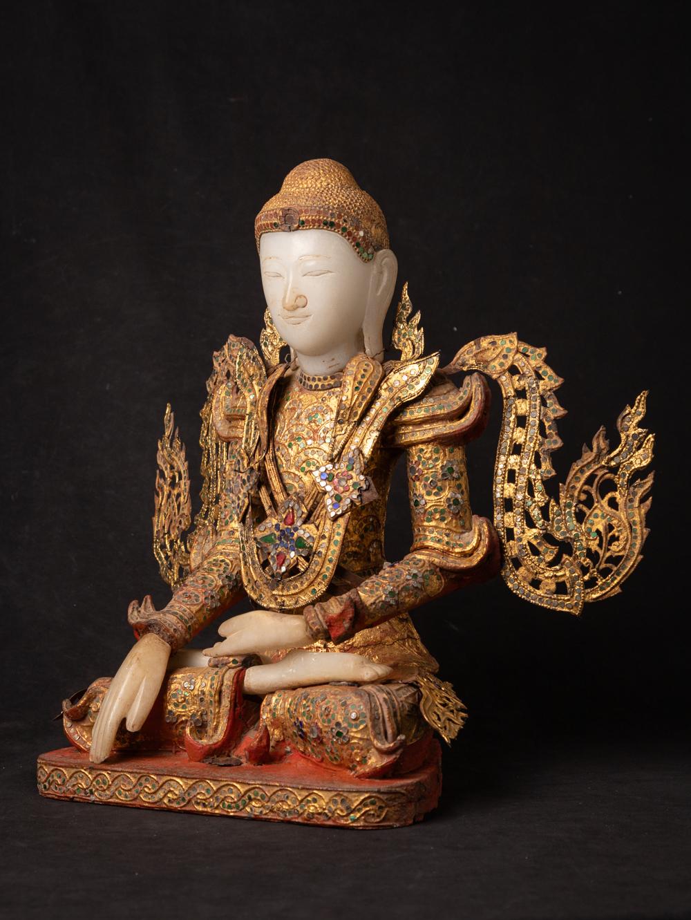 19th century Antique Burmese Crowned Buddha Statue in Bhumisparsha Mudra For Sale 8