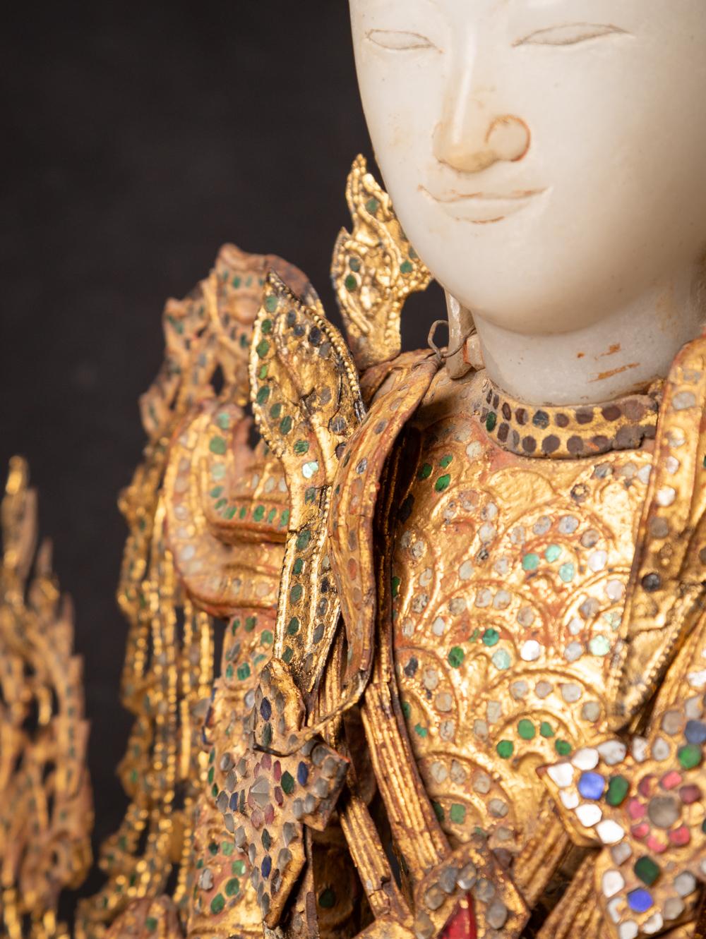 19th century Antique Burmese Crowned Buddha Statue in Bhumisparsha Mudra In Good Condition For Sale In DEVENTER, NL