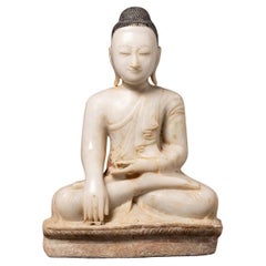 Statua antica di Buddha Mandalay in marmo birmano del XIX secolo