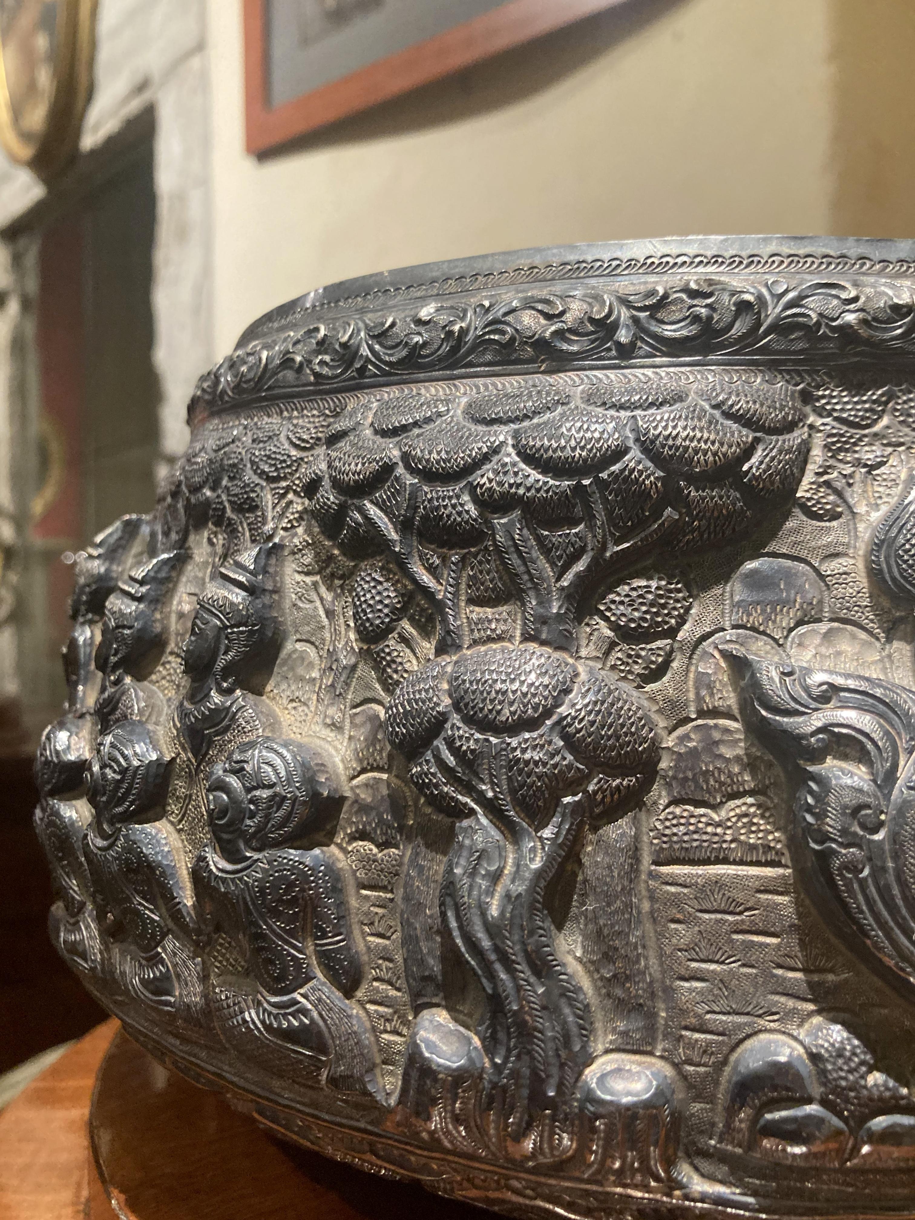Antike burmesische Thabeik-Schale aus massivem Silber und Silber, handgefertigt, 19. Jahrhundert im Angebot 5