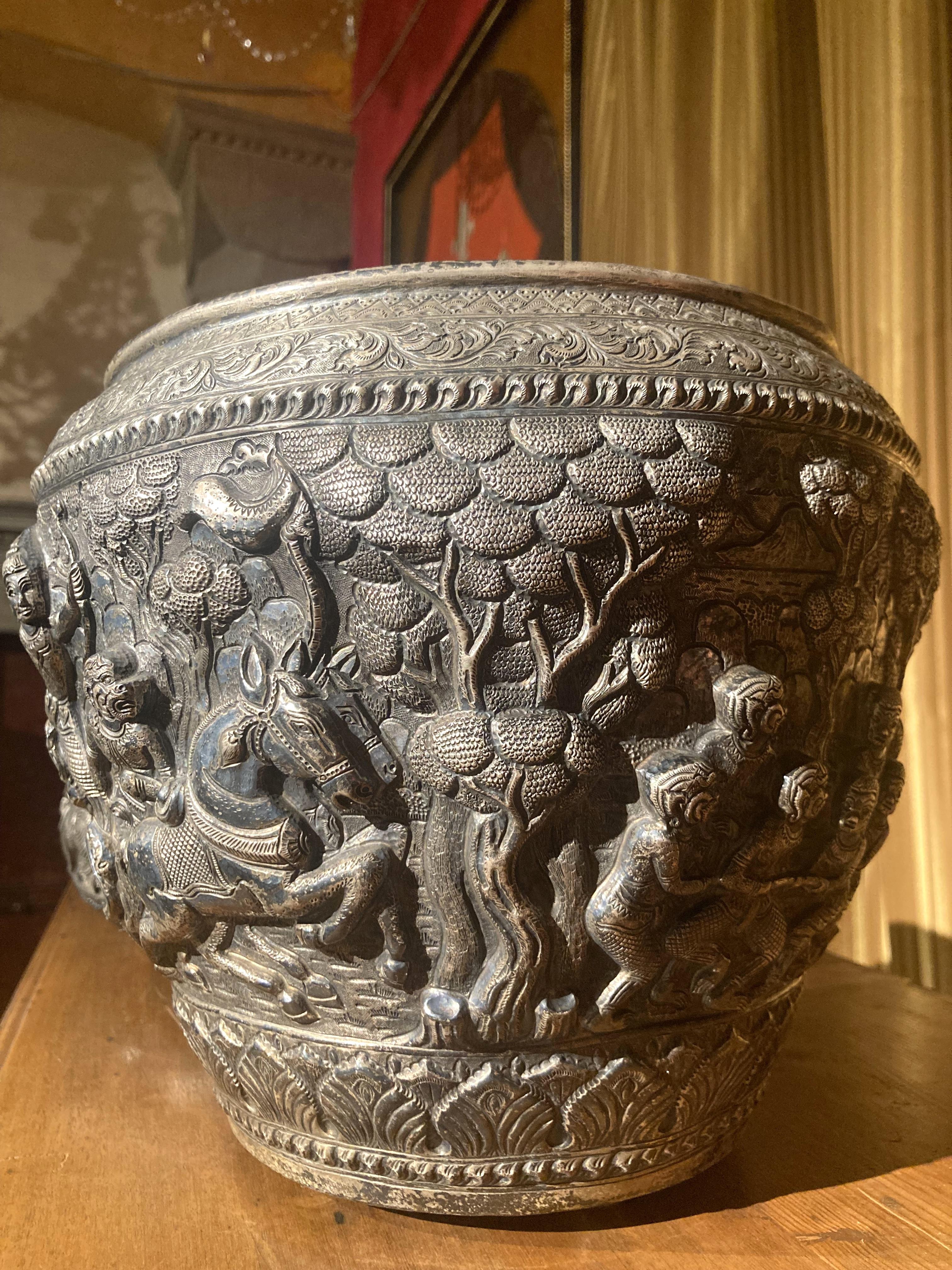 19th Century Antique Burmese Solid Silver Silver Hand Crafted Thabeik Bowl For Sale 7