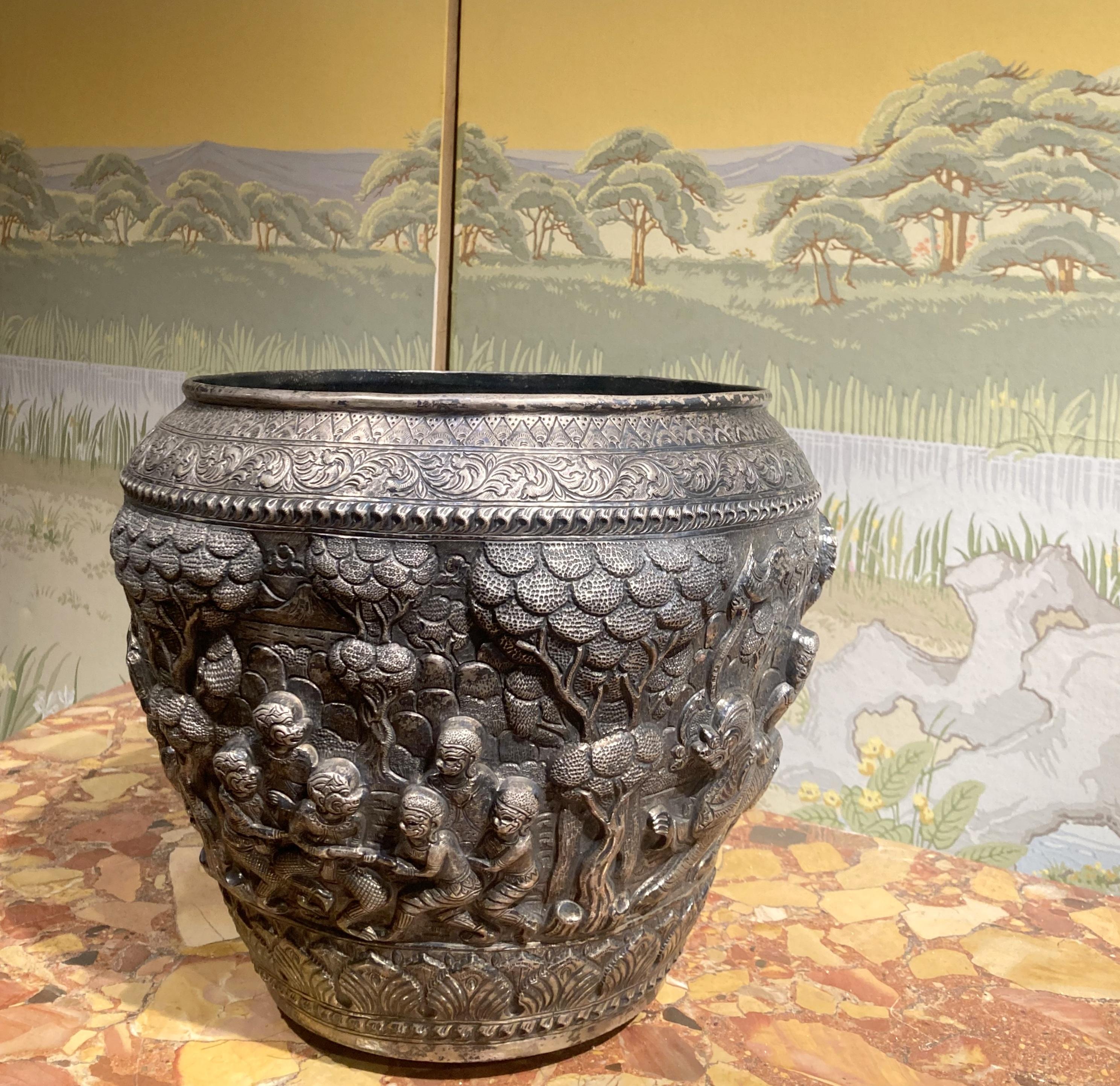 Fait main 19ème siècle Antique Birmane argent massif argenté à la main Thabeik Bowl en vente