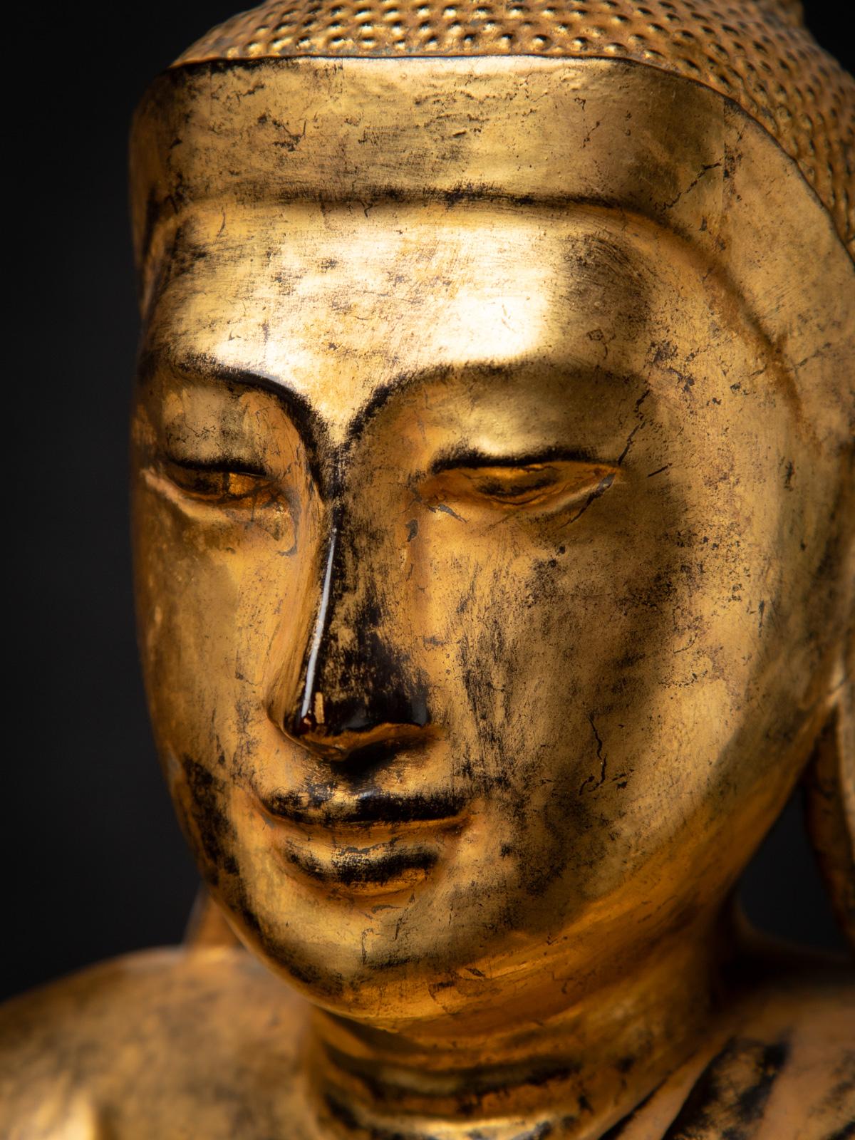 Antike burmesische Mandalay-Buddha-Statue aus Holz aus dem 19. Jahrhundert aus Burma im Angebot 6