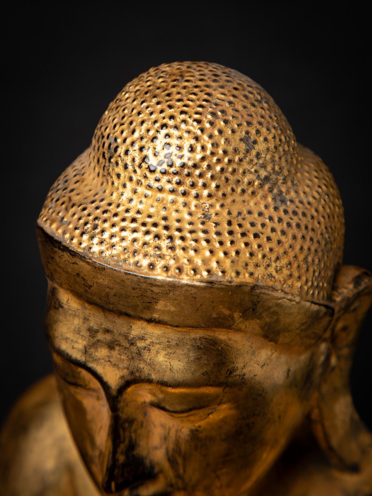Antike burmesische Mandalay-Buddha-Statue aus Holz aus dem 19. Jahrhundert aus Burma im Angebot 7