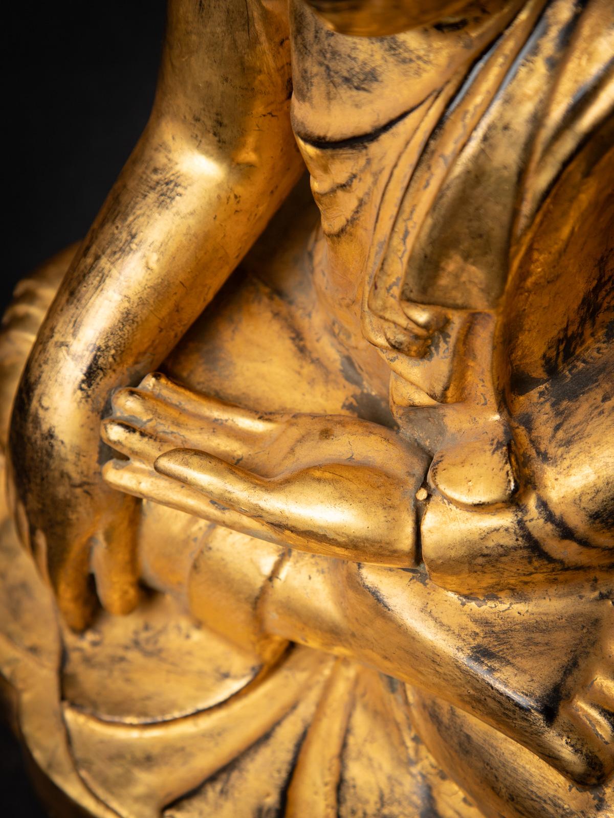 Antike burmesische Mandalay-Buddha-Statue aus Holz aus dem 19. Jahrhundert aus Burma (Birmanisch) im Angebot