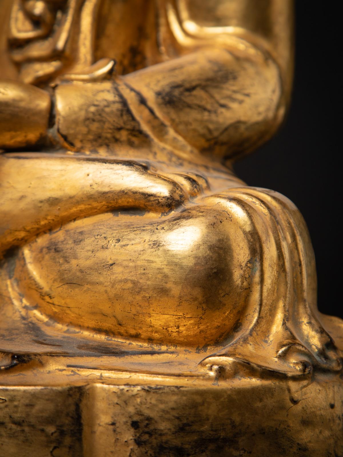 Antike burmesische Mandalay-Buddha-Statue aus Holz aus dem 19. Jahrhundert aus Burma im Angebot 2