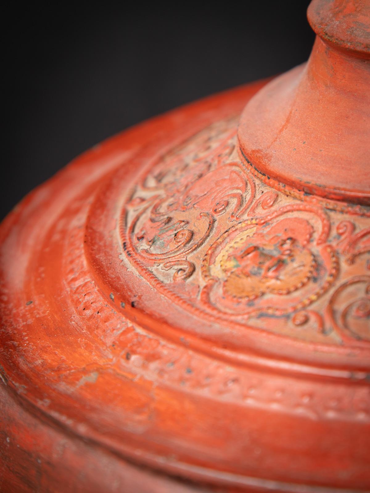 19th century Antique Burmese wooden offering vessel from Burma For Sale 7