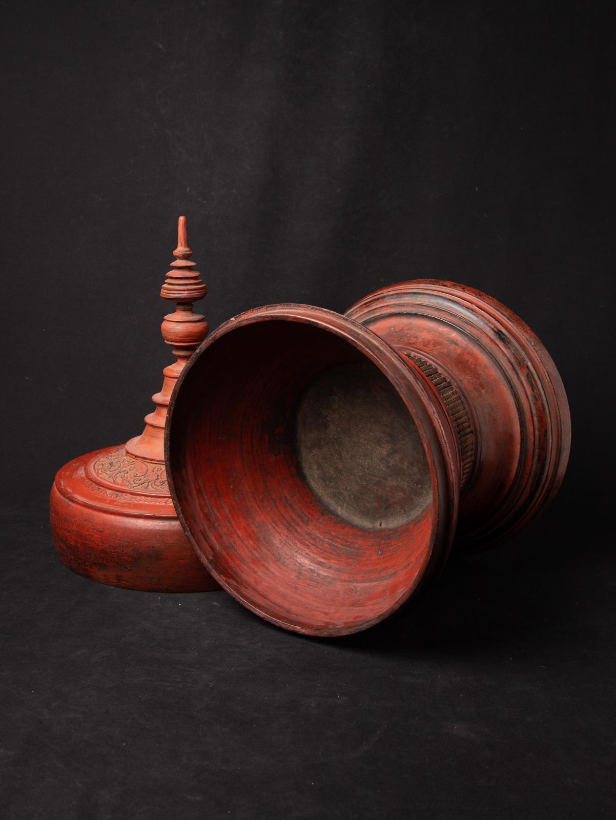 19th Century 19th century Antique Burmese wooden offering vessel from Burma For Sale