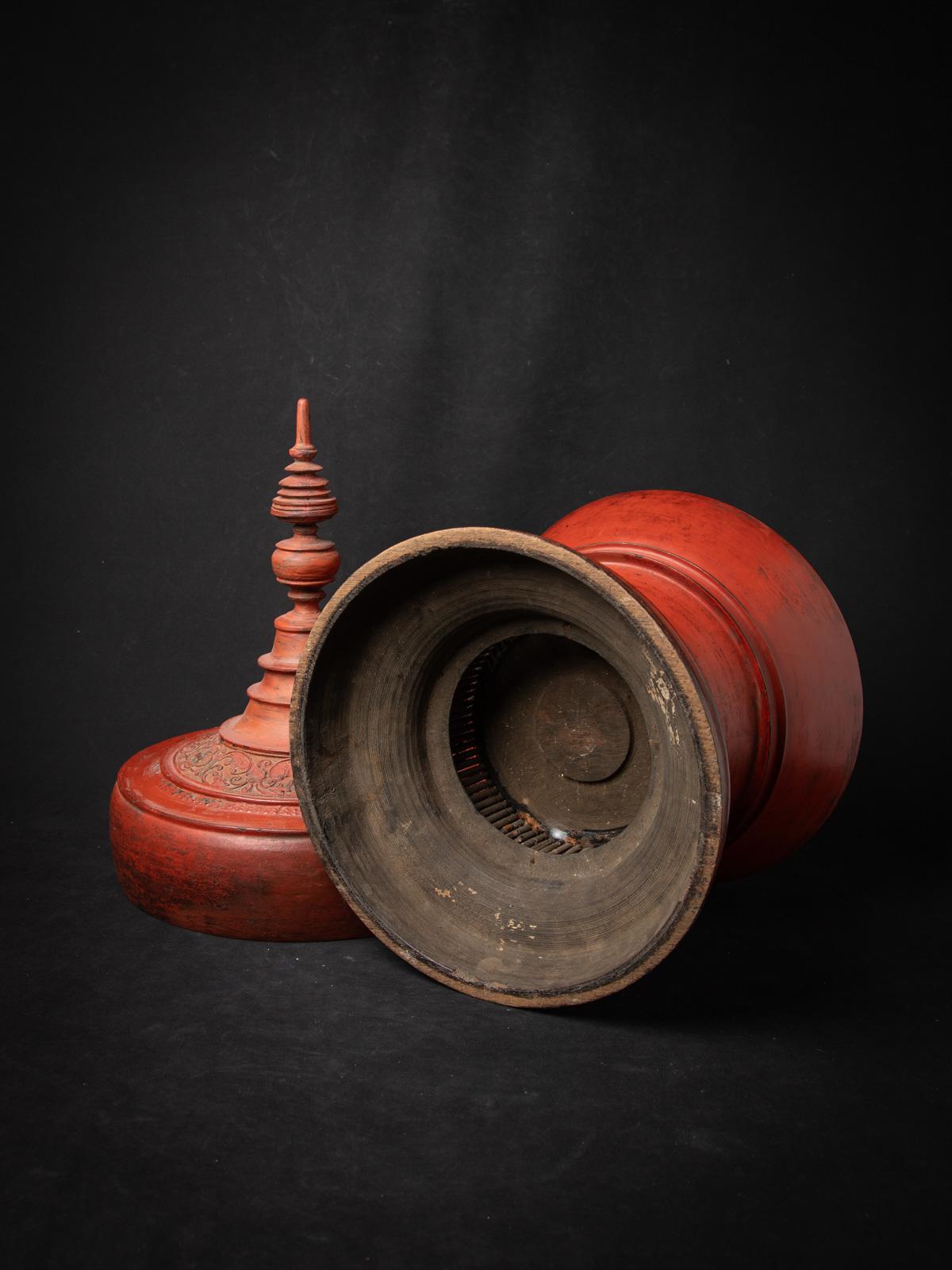 Wood 19th century Antique Burmese wooden offering vessel from Burma For Sale