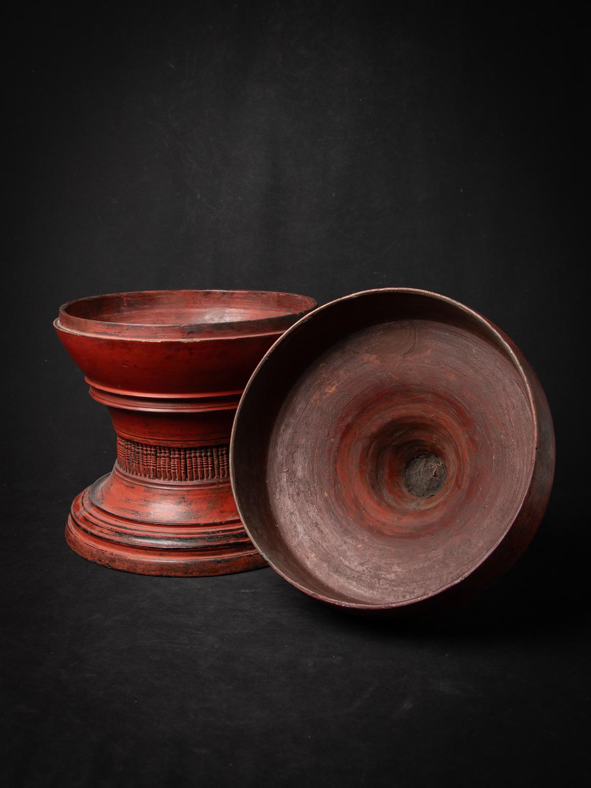 19th century Antique Burmese wooden offering vessel from Burma For Sale 2