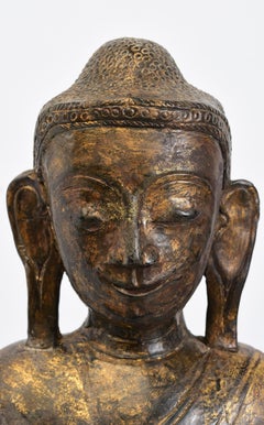 XIXe siècle, Ancien bouddha assis en bois birman