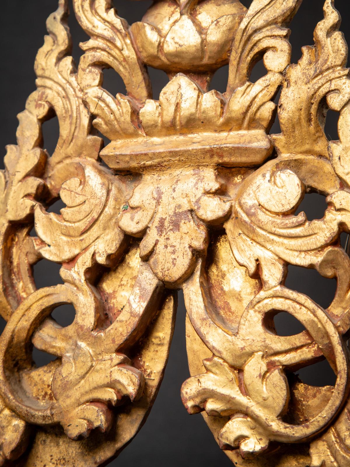 Panneau de temple birman ancien du 19ème siècle en bois de Birmanie en vente 7