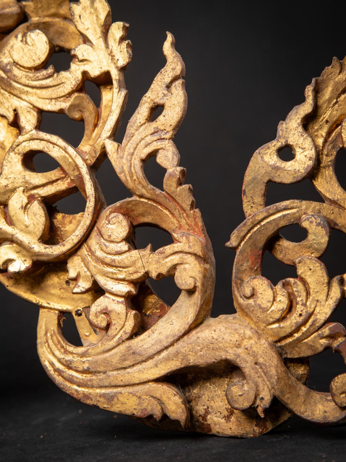 Panneau de temple birman ancien du 19ème siècle en bois de Birmanie en vente 8