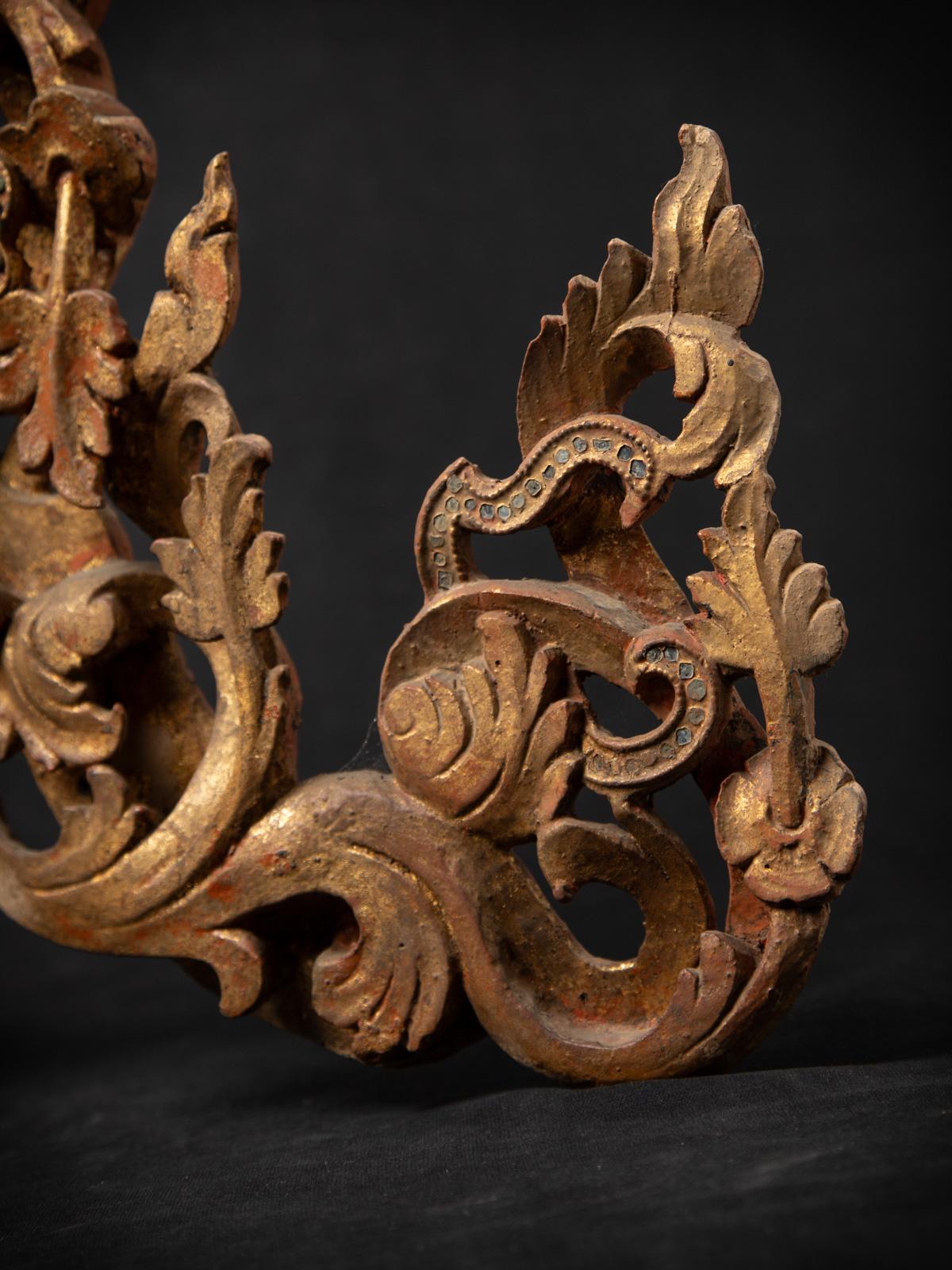 Antiguo panel de madera birmano del siglo XIX procedente de Birmania Birmano