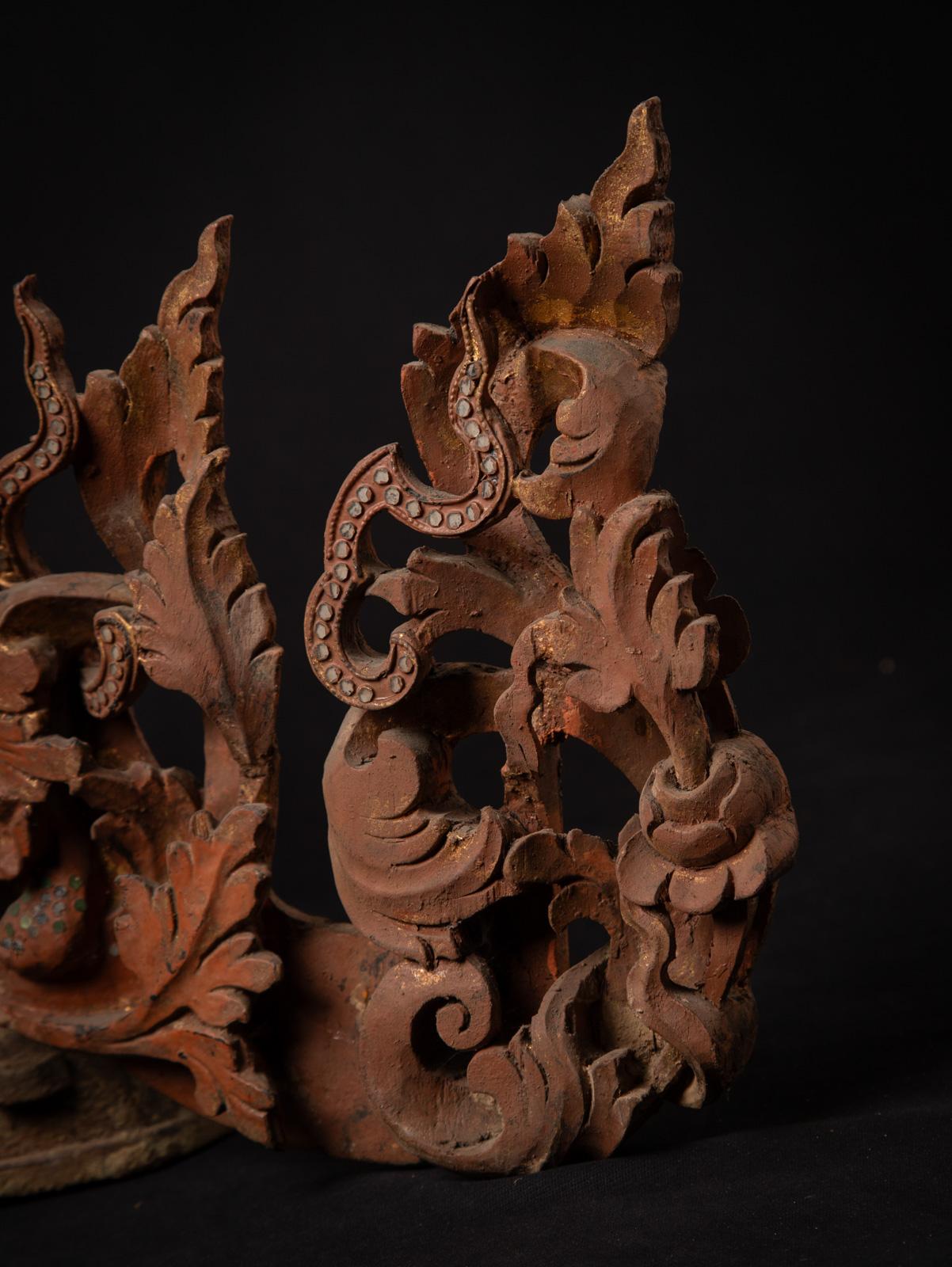 XIXe siècle Panneau de temple birman ancien du 19ème siècle en bois de Birmanie en vente