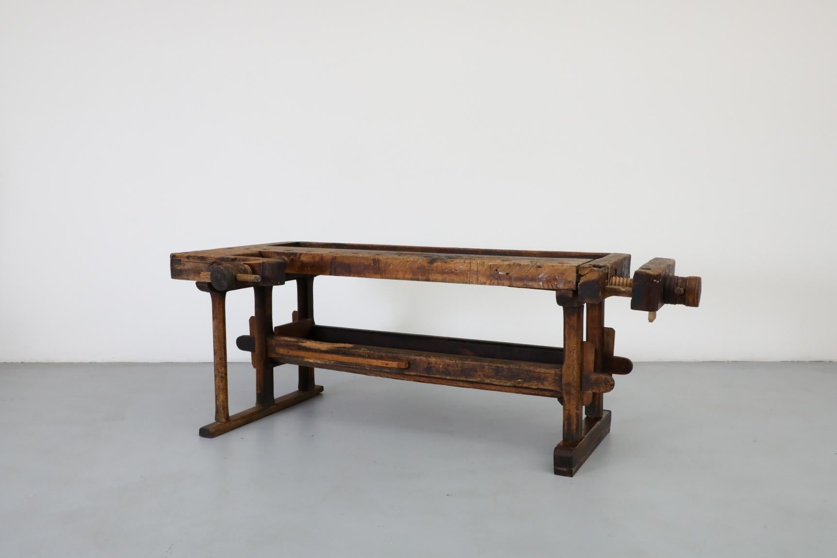 Industriel bench de menuisier ancien du 19ème siècle fabriqué en Estonie en vente