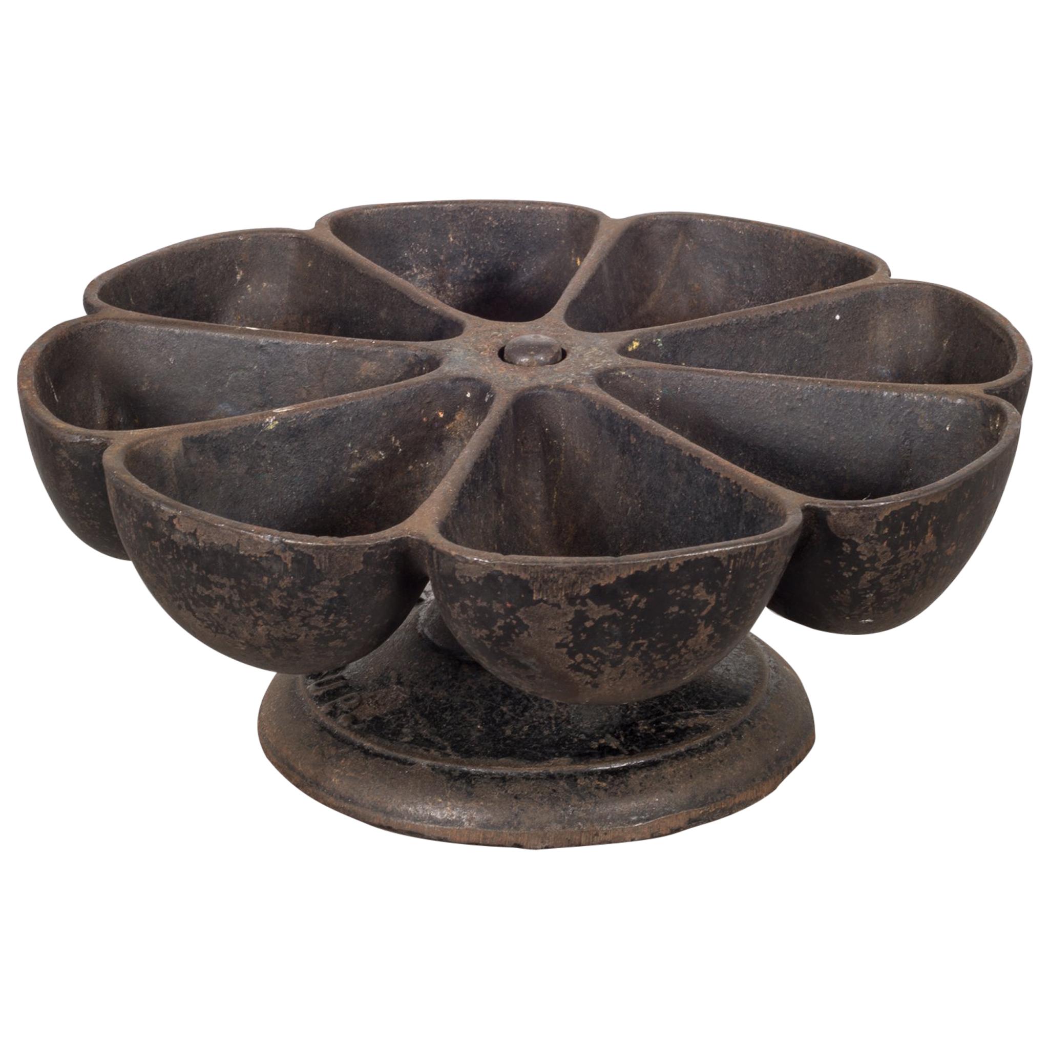 Antike gusseiserne „Cobbler''s Nagel Caddy aus dem 19. Jahrhundert, um 1800