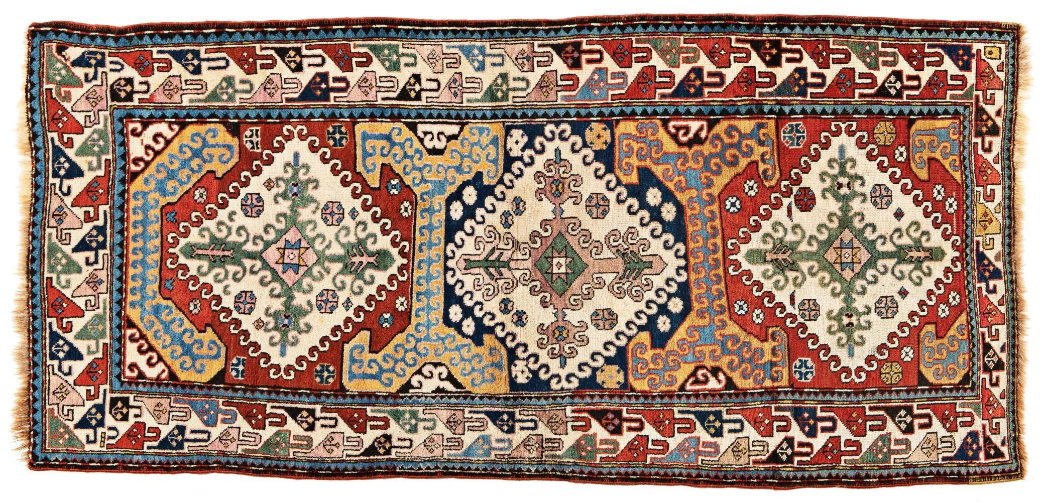 Noué à la main Tapis caucasien ancien Kassim Ushak Karabagh du 19ème siècle en vente