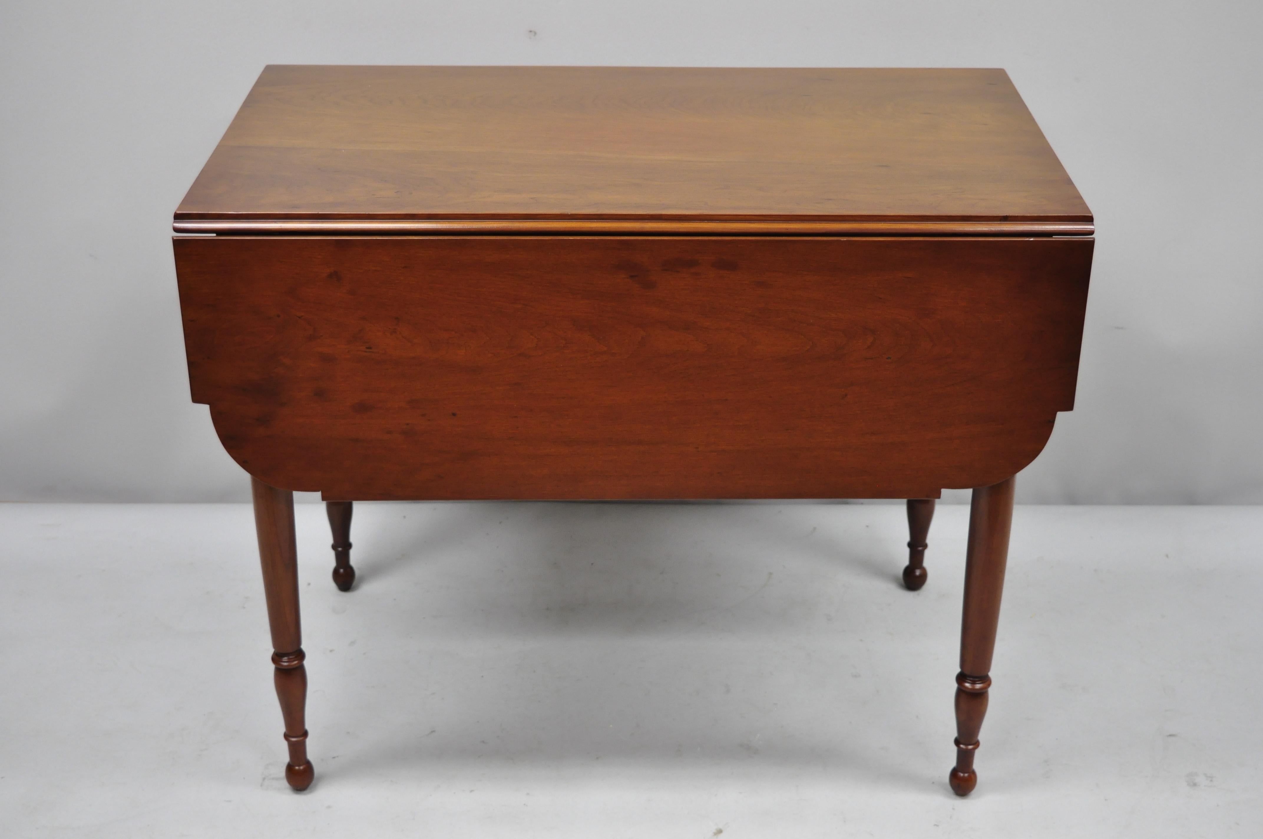 19th Century Antique Cherry Wood American Colonial Drop Leaf Pembroke Table For Sale 4