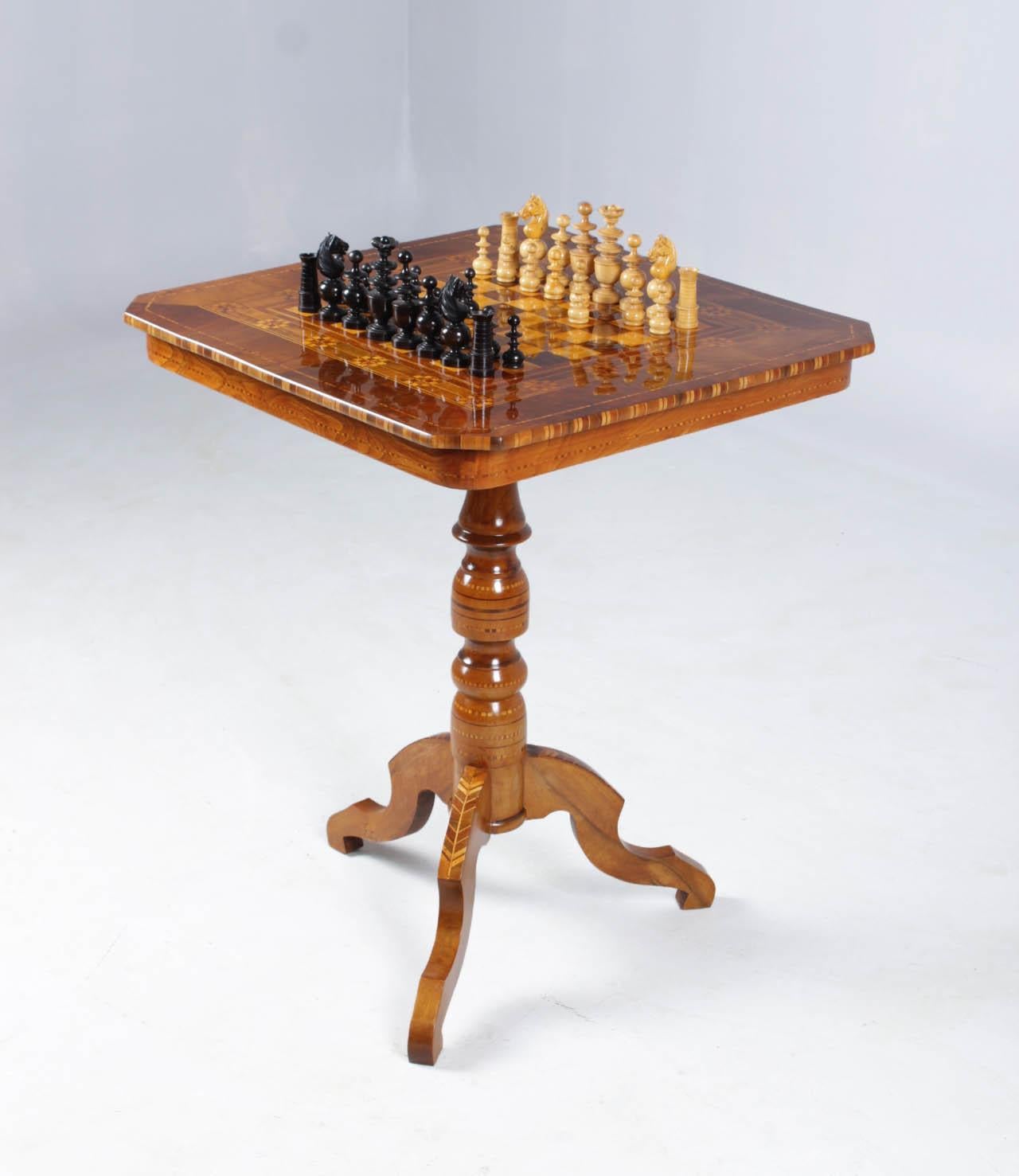 Italian 19th Century Antique Chess Table, Walnut, Italy circa 1850, Without Chess Pieces