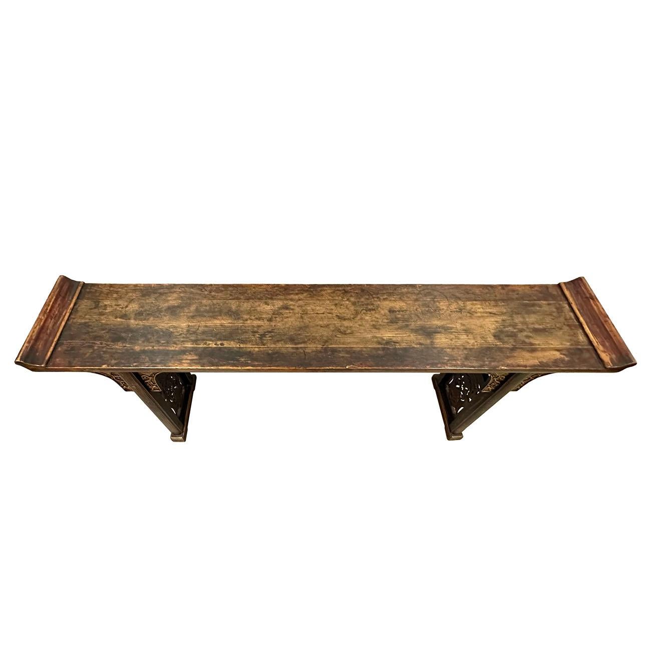  Antiker chinesischer geschnitzter Altartisch/Sofa-Tisch/Konsole aus dem 19. Jahrhundert Mehr Ansichten im Angebot 1