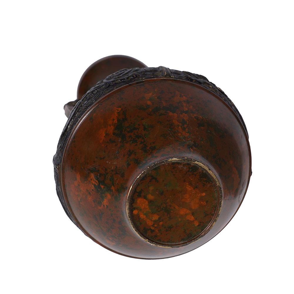 Bronze Vase chinois ancien du 19ème siècle en bronze sculpté en vente