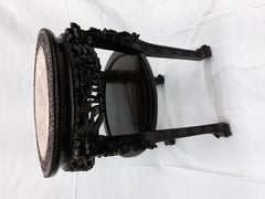 Antiker chinesischer geschnitzter Hartholztisch mit Marmorplatte aus dem 19. Jahrhundert