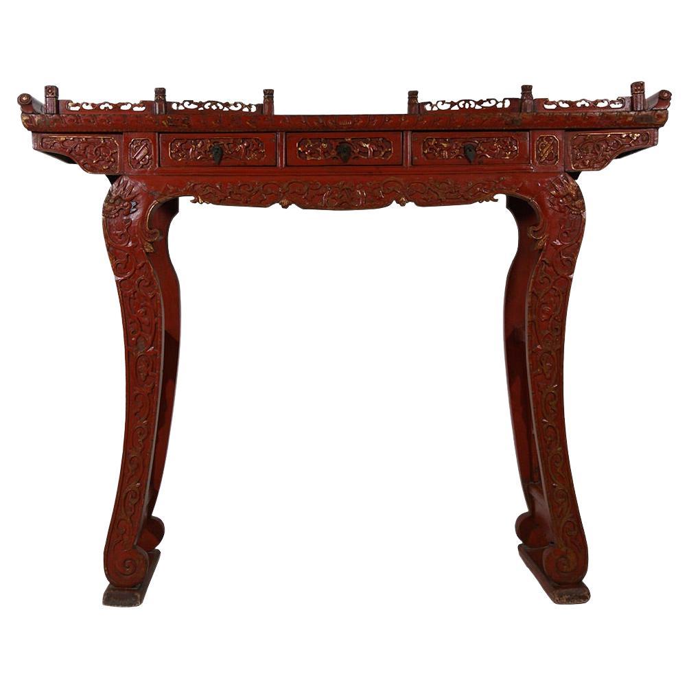 Table d'autel chinoise ancienne du 19ème siècle en laque rouge sculptée