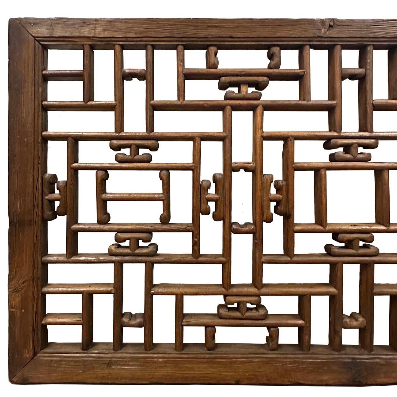 Panneau de fenêtre/arts muraux chinois anciens du 19ème siècle en bois sculpté Bon état - En vente à Pomona, CA