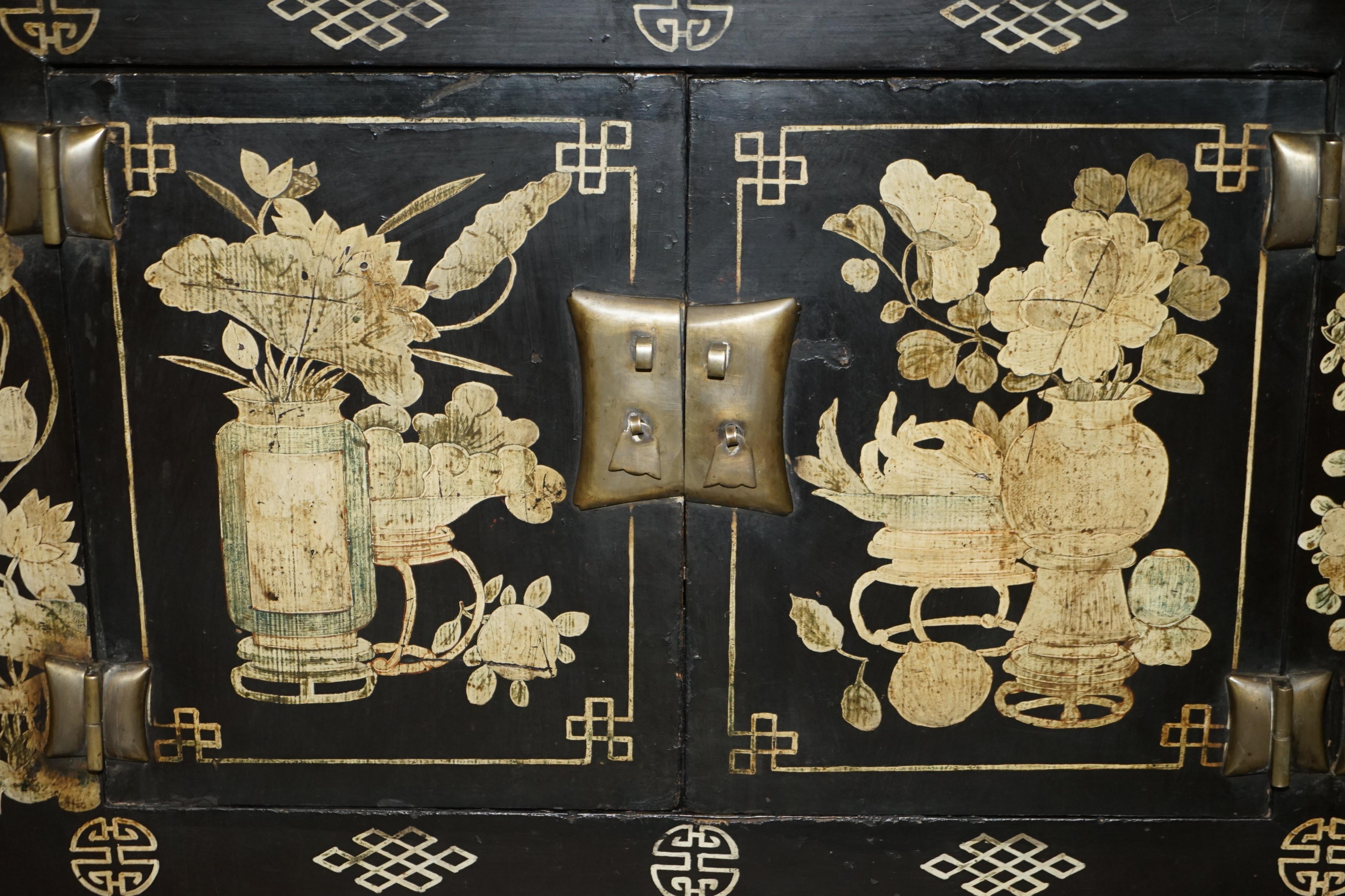 19th Century Antique Chinese Chinoiserie Floral Painted and Lacquered Sideboard For Sale 6