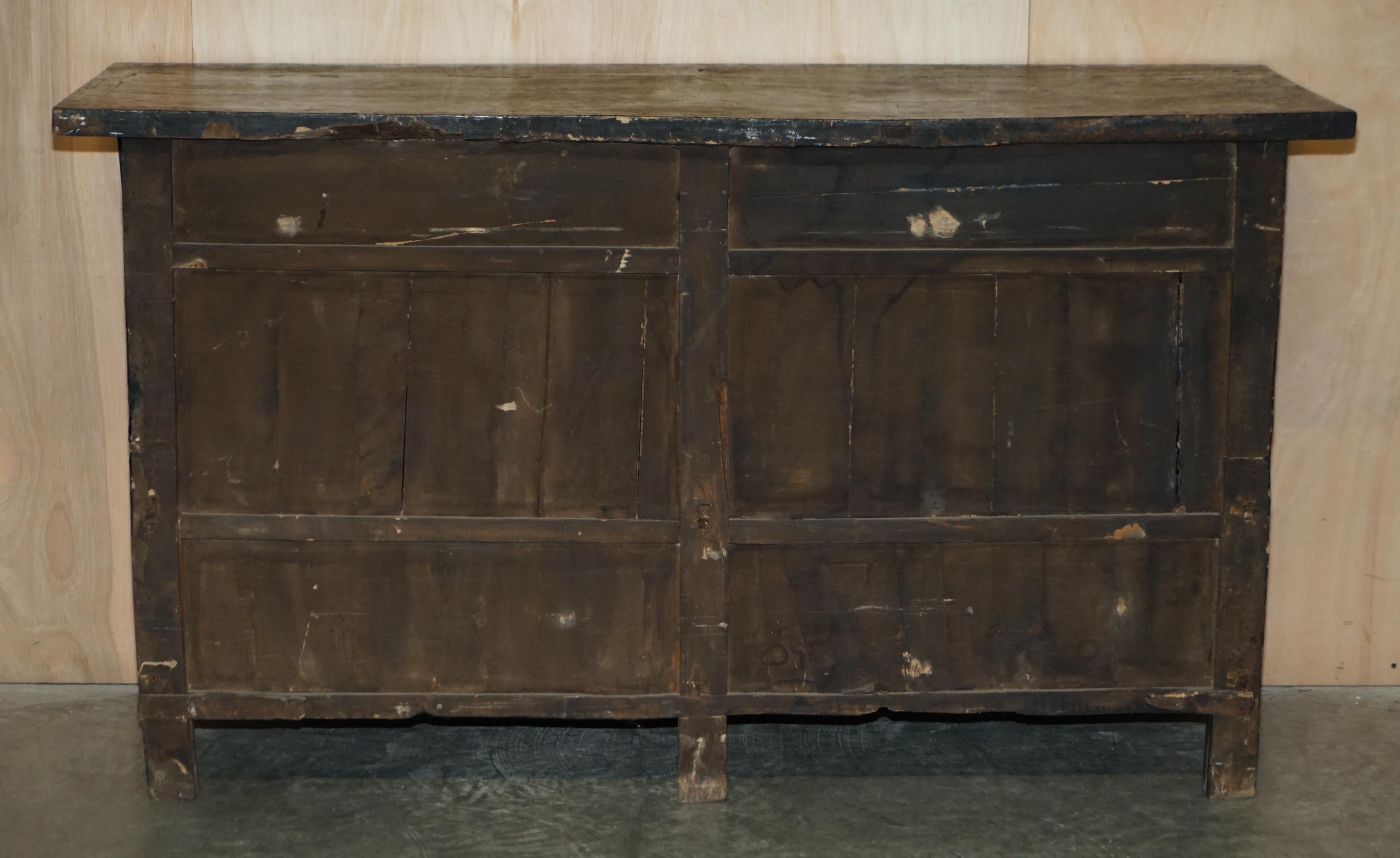 Antikes chinesisches Chinoiserie-Sideboard des 19. Jahrhunderts, geblümt bemalt und lackiert im Angebot 7