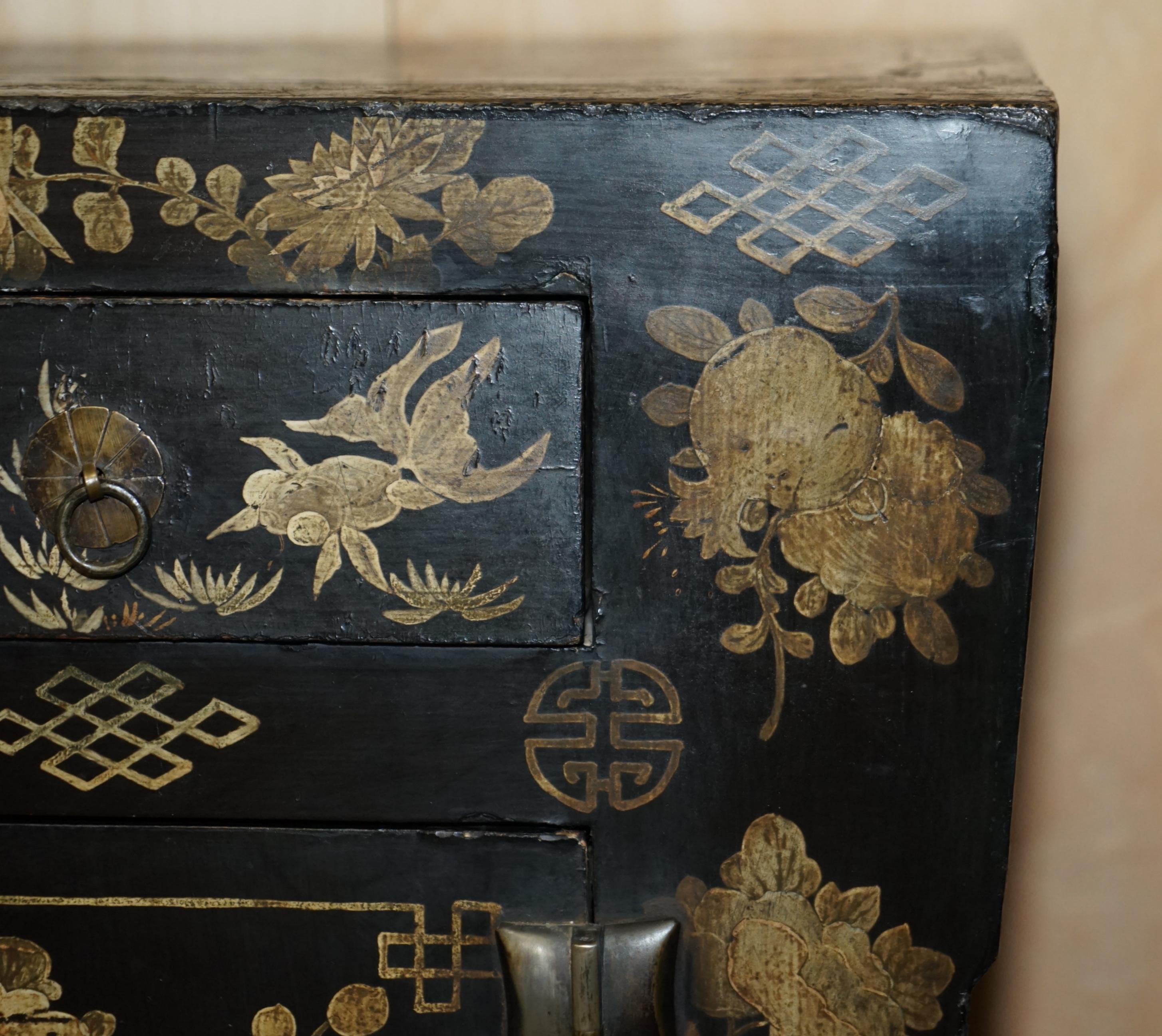 19th Century Antique Chinese Chinoiserie Floral Painted and Lacquered Sideboard For Sale 2