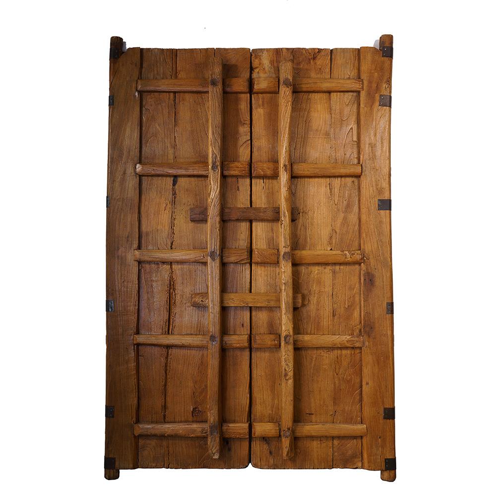 19th Century Antique Chinese Large Court Yard Door Panels-Pair In Good Condition For Sale In Pomona, CA