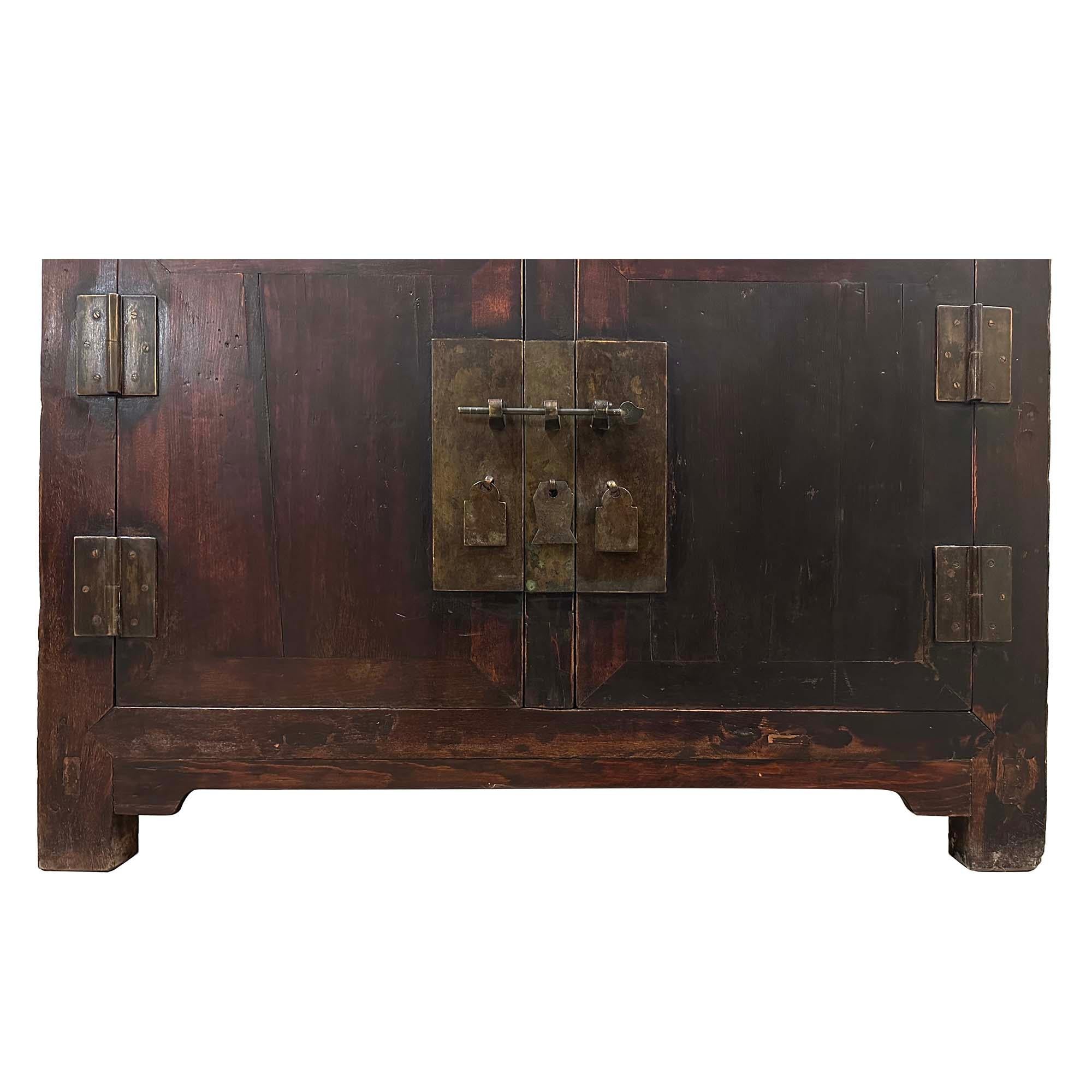 Chinois Cabinet/placard ancien du 19e siècle de style Ming chinois en vente