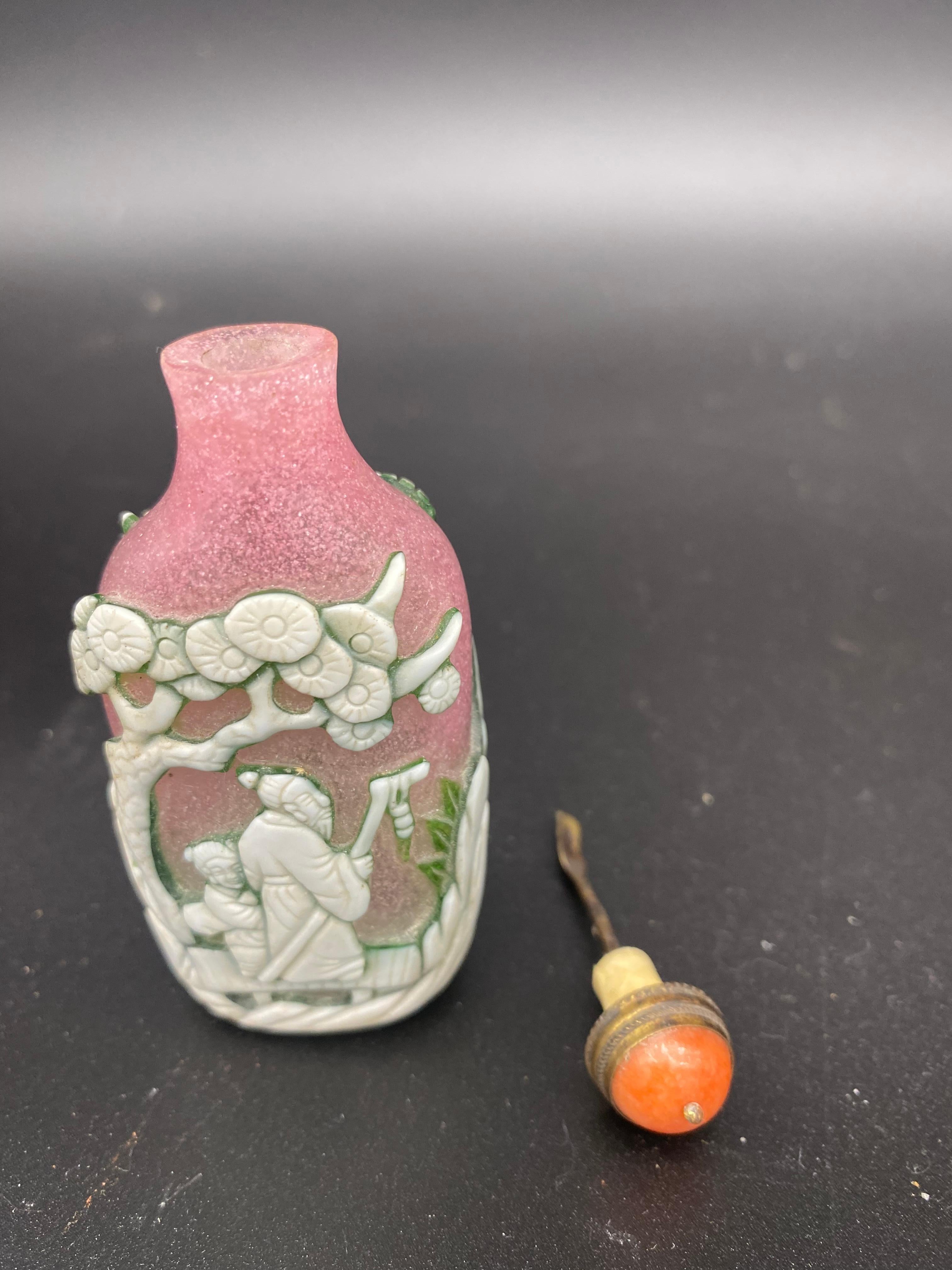 19th Century Antique Chinese Multi-Color Overlay Peking Glass Snuff Bottle 6