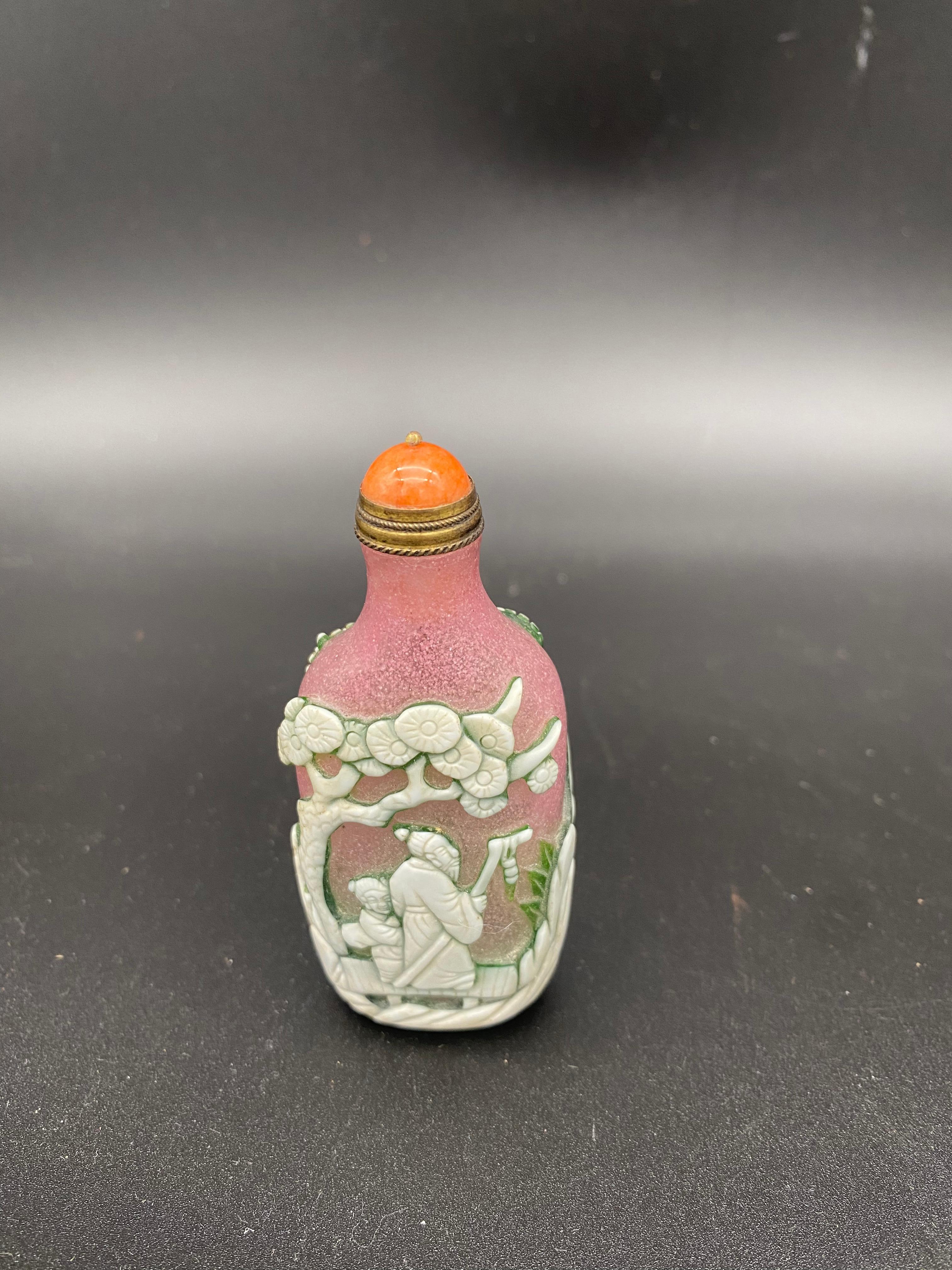 Carved 19th Century Antique Chinese Multi-Color Overlay Peking Glass Snuff Bottle