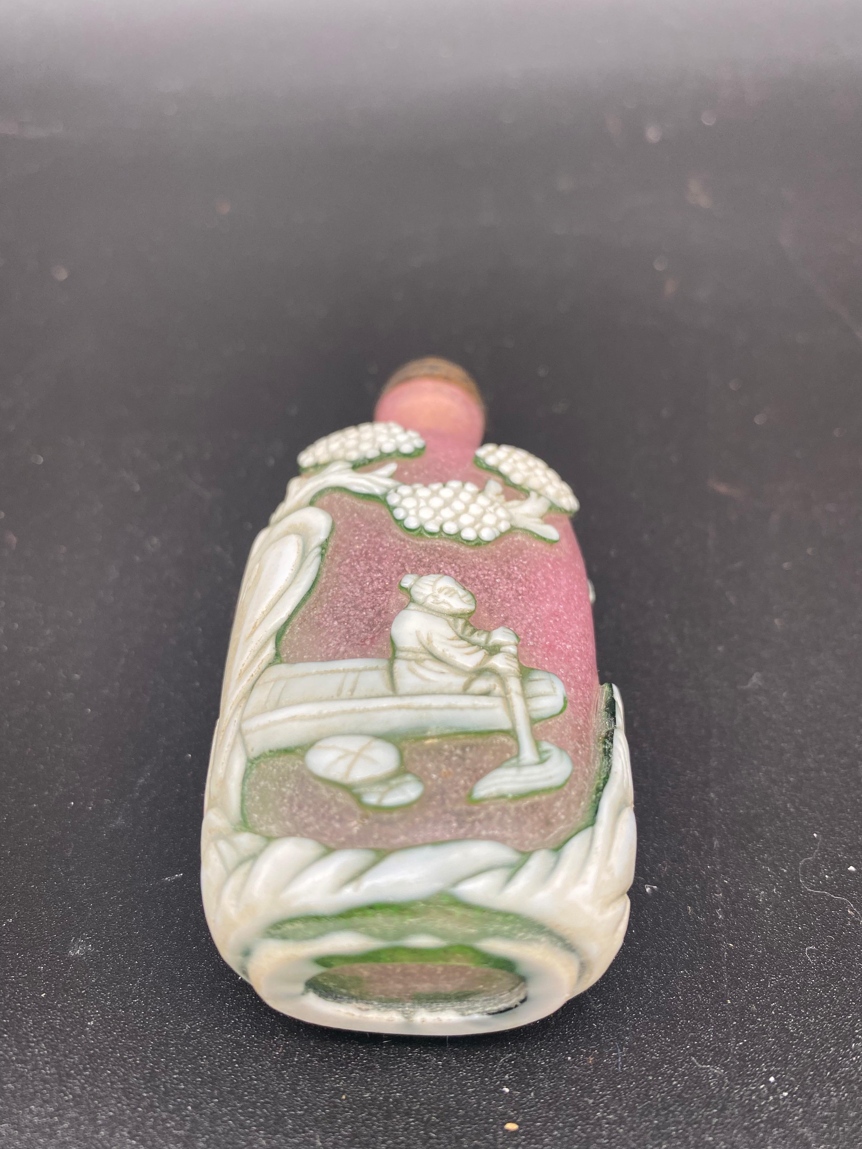 19th Century Antique Chinese Multi-Color Overlay Peking Glass Snuff Bottle 3