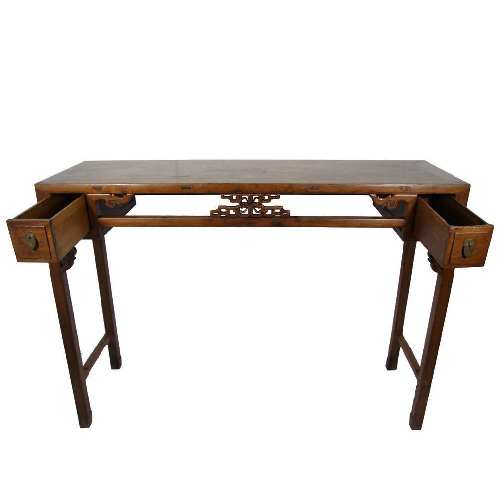 Exportation chinoise Table d'autel/table basse chinoise ancienne du 19ème siècle sculptée et ouverte, console en vente