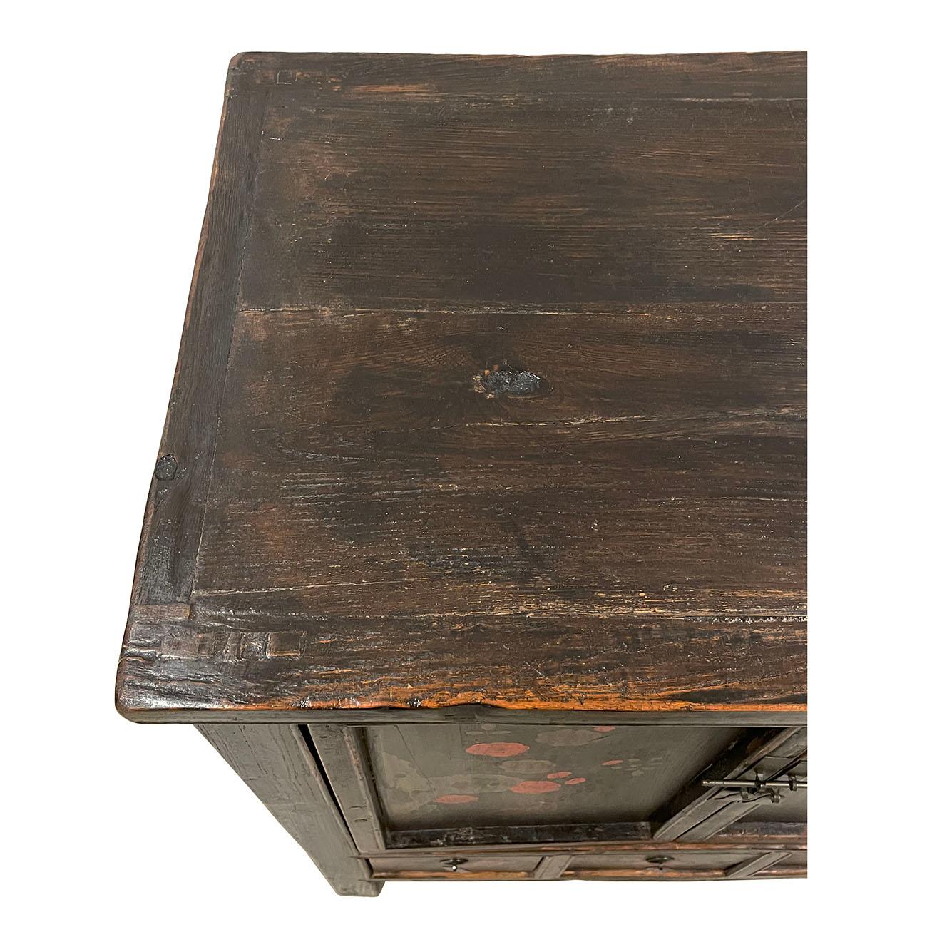 19th Century Antique Chinese Painted Cabinet/Side Table For Sale 4