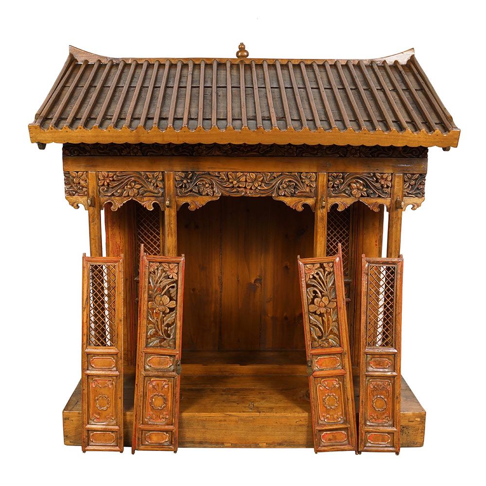 Antiker chinesischer geschnitzter Holz-Altar/Buddha-Haus/Shrine aus dem 19. Jahrhundert (20. Jahrhundert) im Angebot
