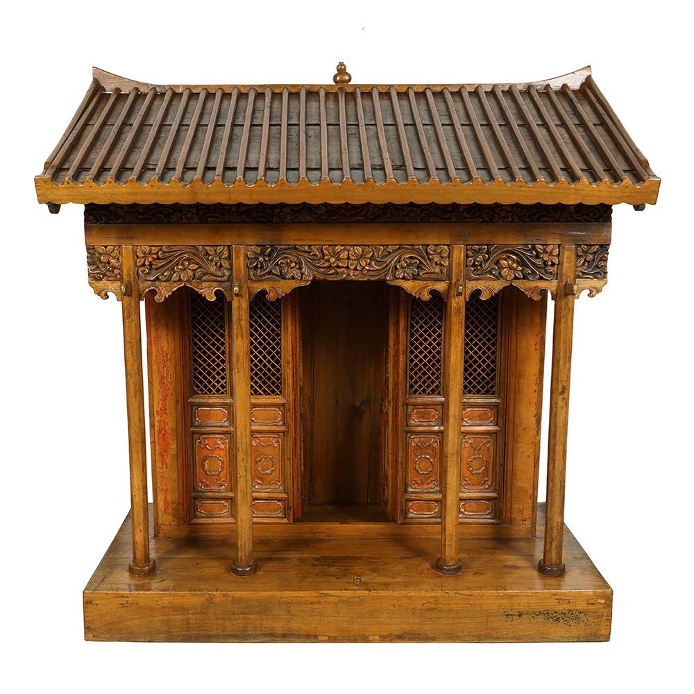 Antiker chinesischer geschnitzter Holz-Altar/Buddha-Haus/Shrine aus dem 19. Jahrhundert im Zustand „Gut“ im Angebot in Pomona, CA
