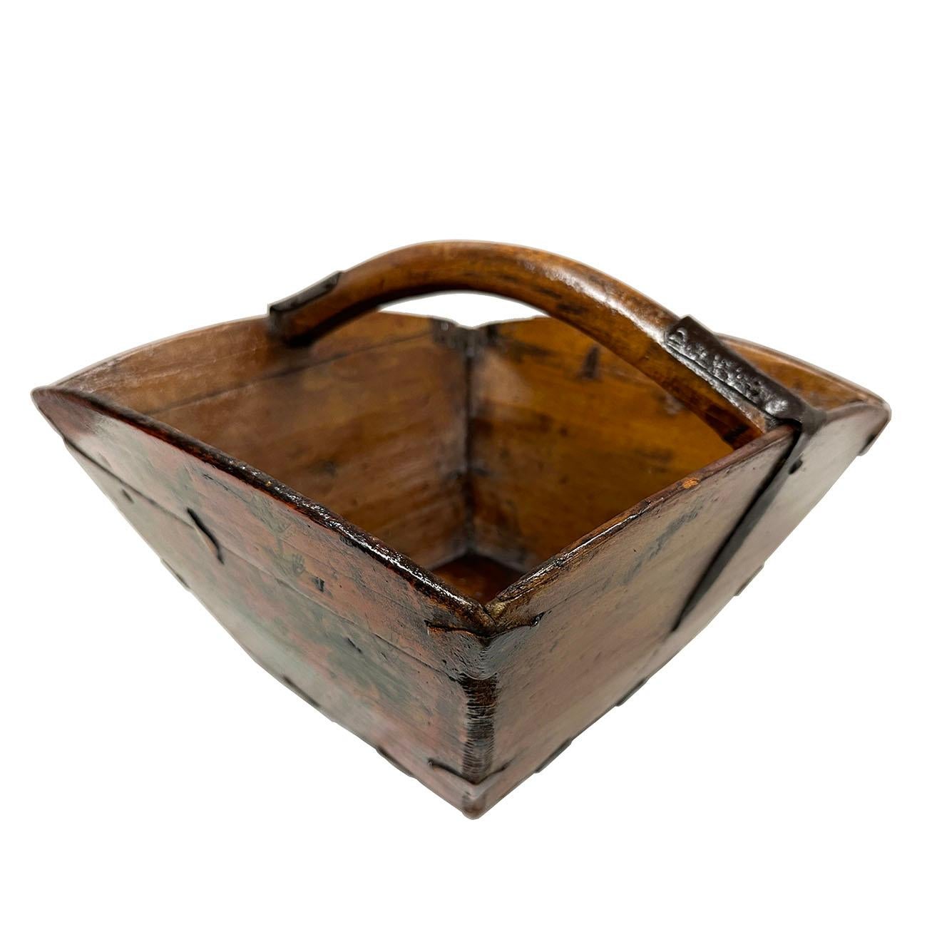 Antiker chinesischer Reismaßkübel aus Holz mit Maß aus dem 19. Jahrhundert (Chinesischer Export) im Angebot