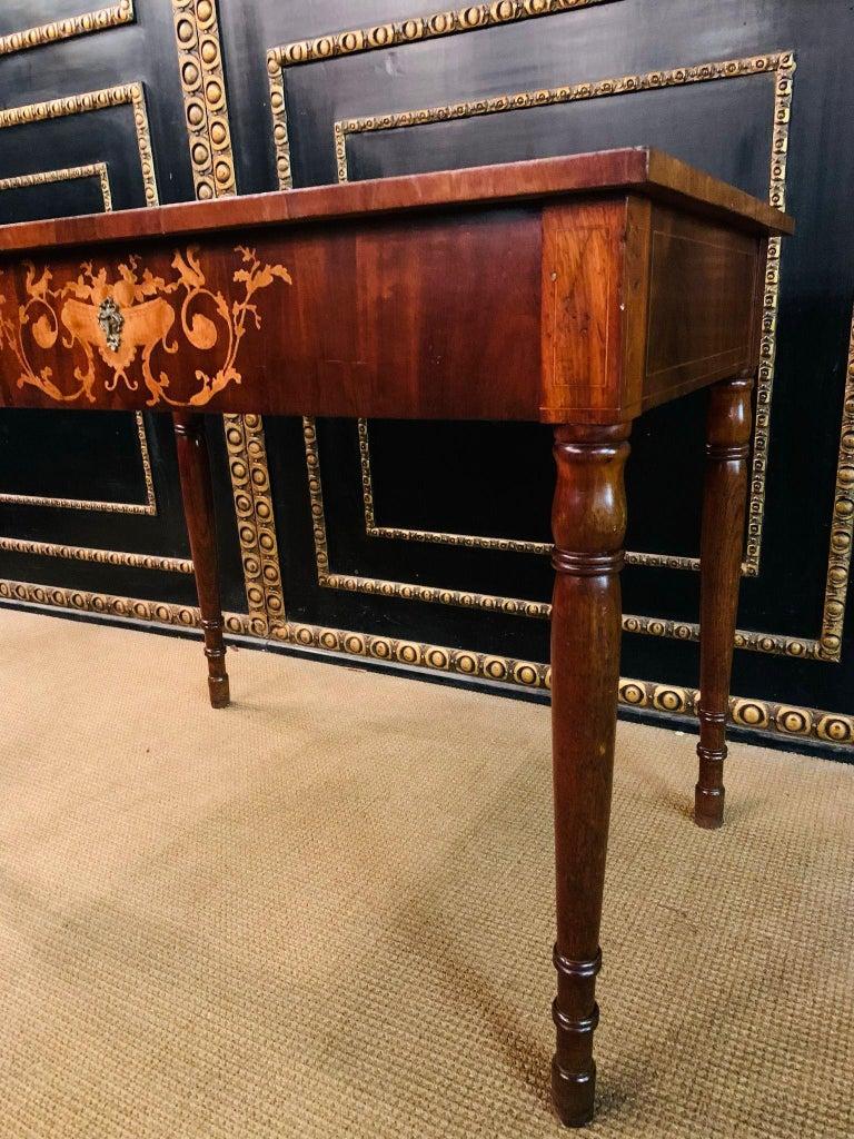 Tedesco Scrivania classica Biedermeier del XIX secolo con intarsi del 1840 circa in vendita