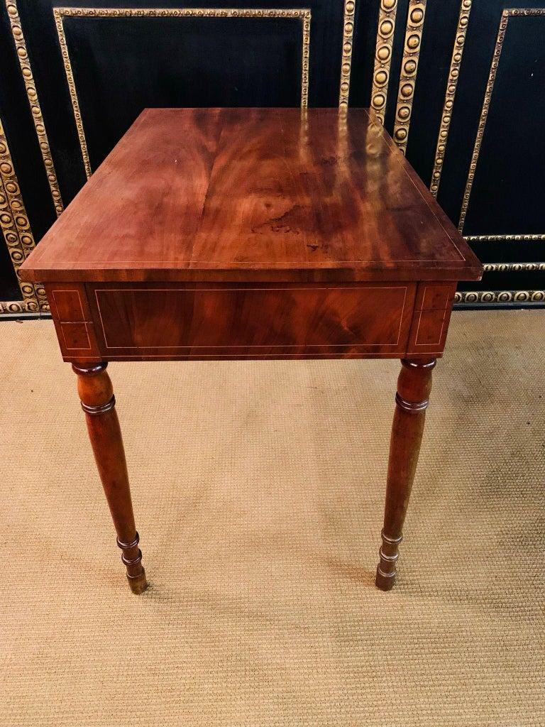 Scrivania classica Biedermeier del XIX secolo con intarsi del 1840 circa In condizioni buone in vendita a Berlin, DE