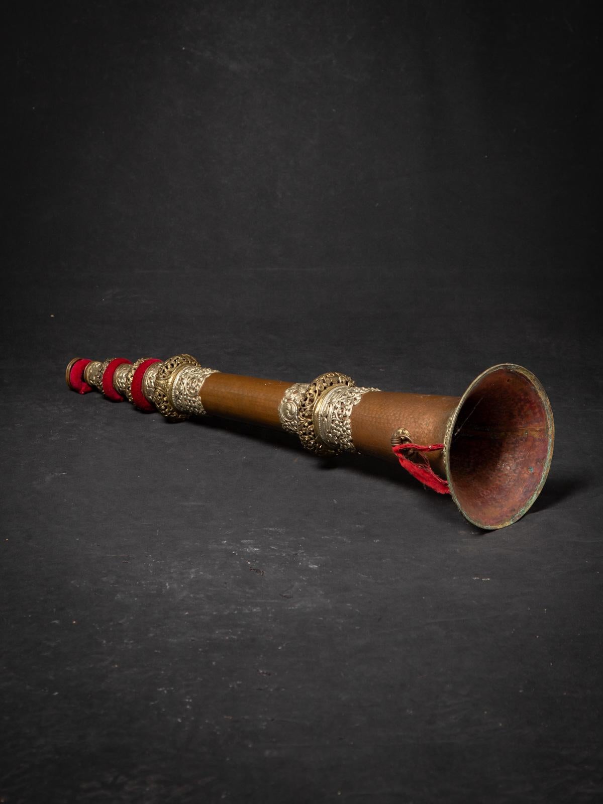 19. Jahrhundert Antikes tibetisches Horn aus Kupfer - Dungchen aus Tibet im Angebot 5