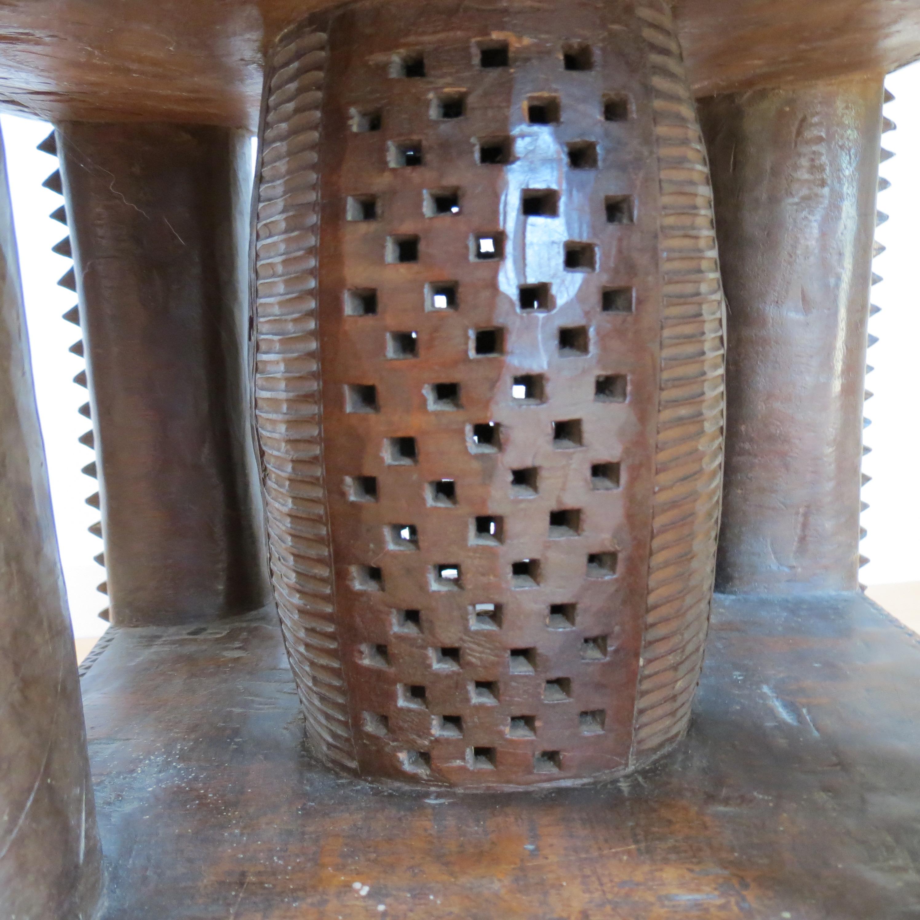 Tabouret Ashanti décoratif du 19ème siècle en vente 6