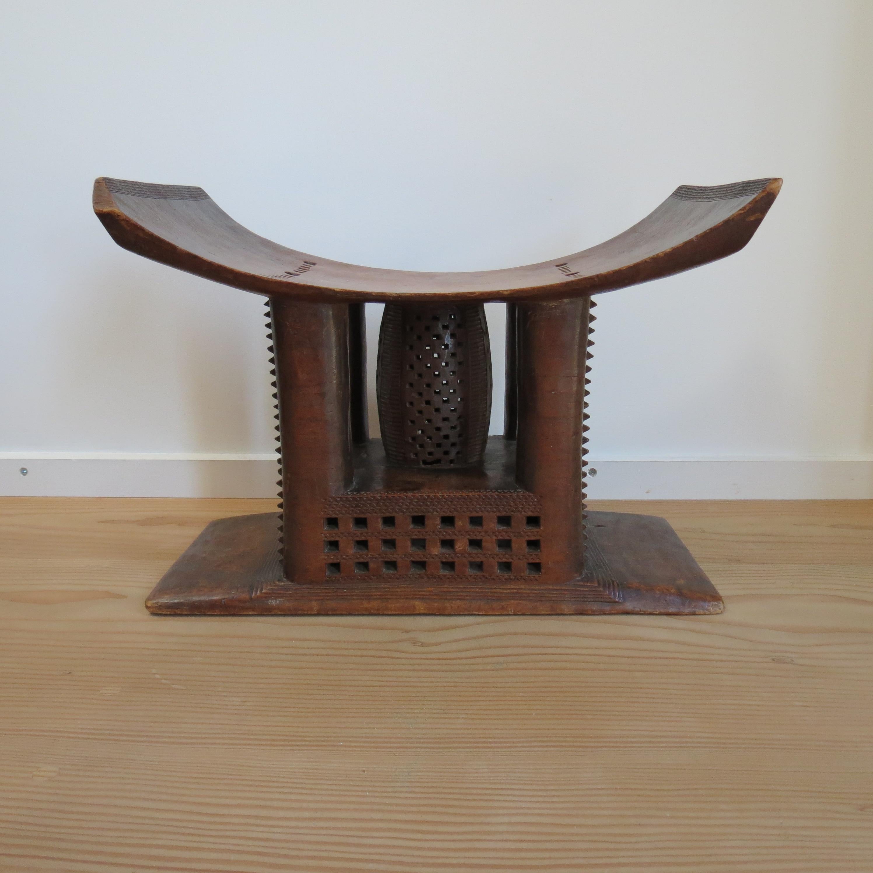 Ghanéen Tabouret Ashanti décoratif du 19ème siècle en vente