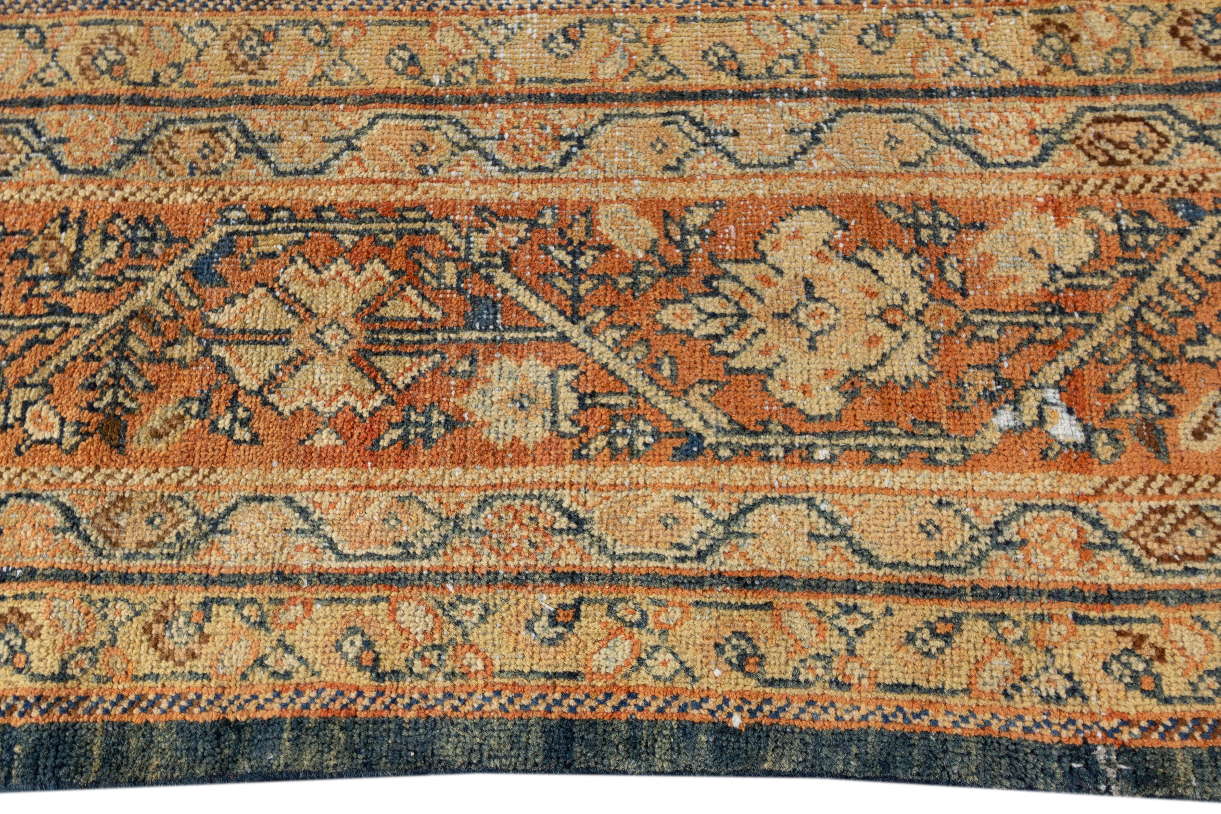 19th Century Antique Distressed Mahal Rug In Distressed Condition For Sale In Norwalk, CT