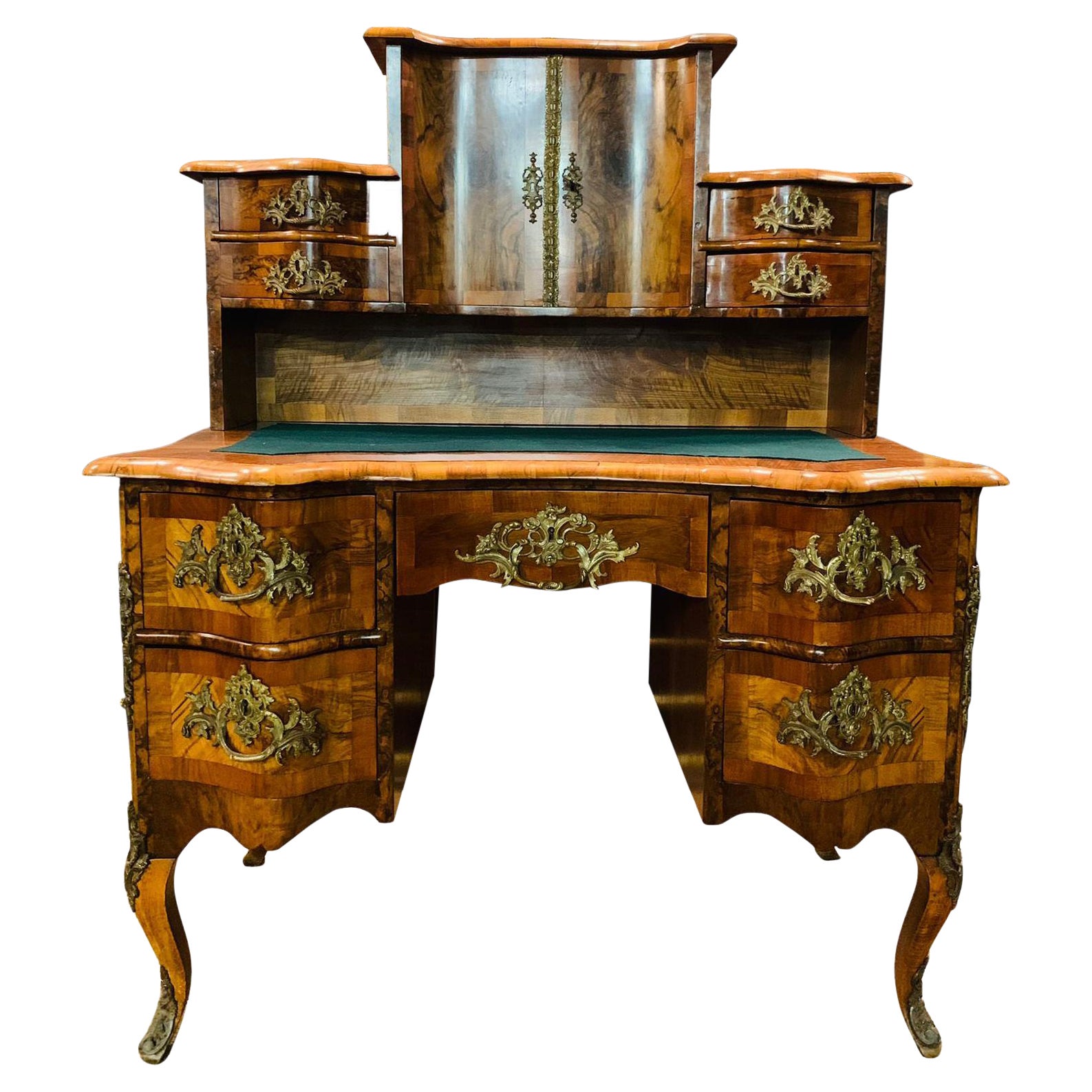Bureau baroque de Dresde du 19e siècle avec plateau en placage de noyer